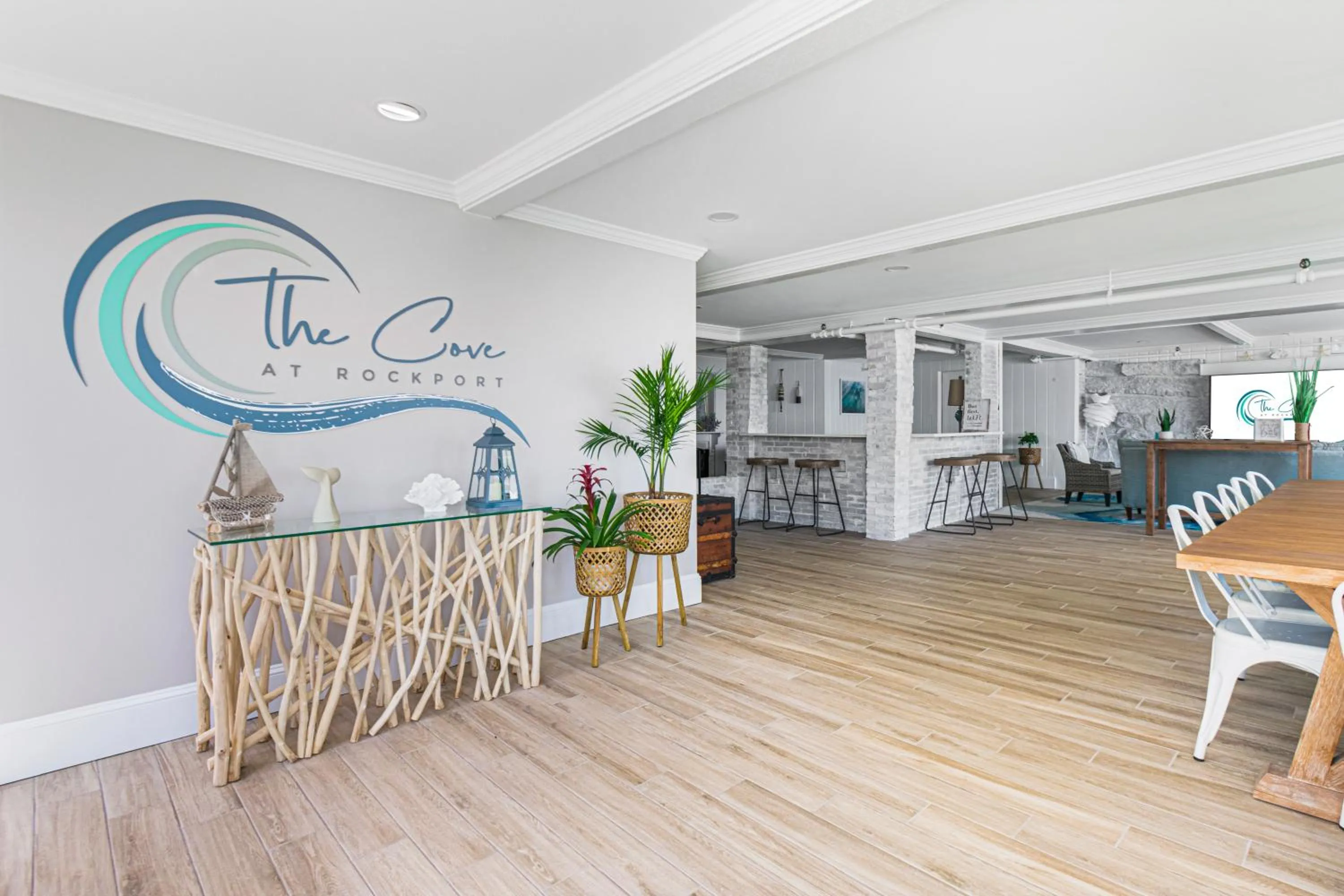 Communal lounge/ TV room in The Cove at Rockport