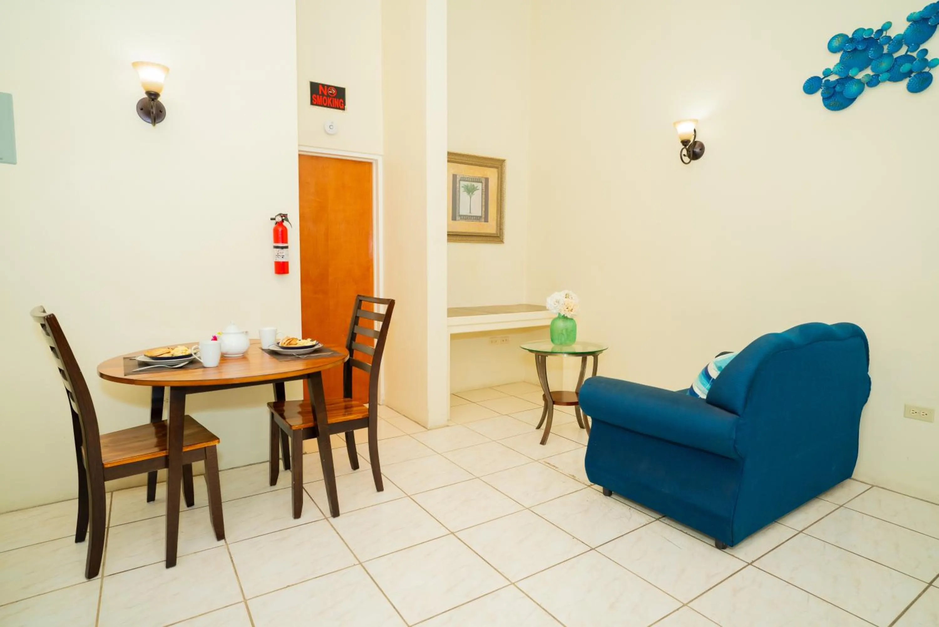 Connie's Comfort Suites