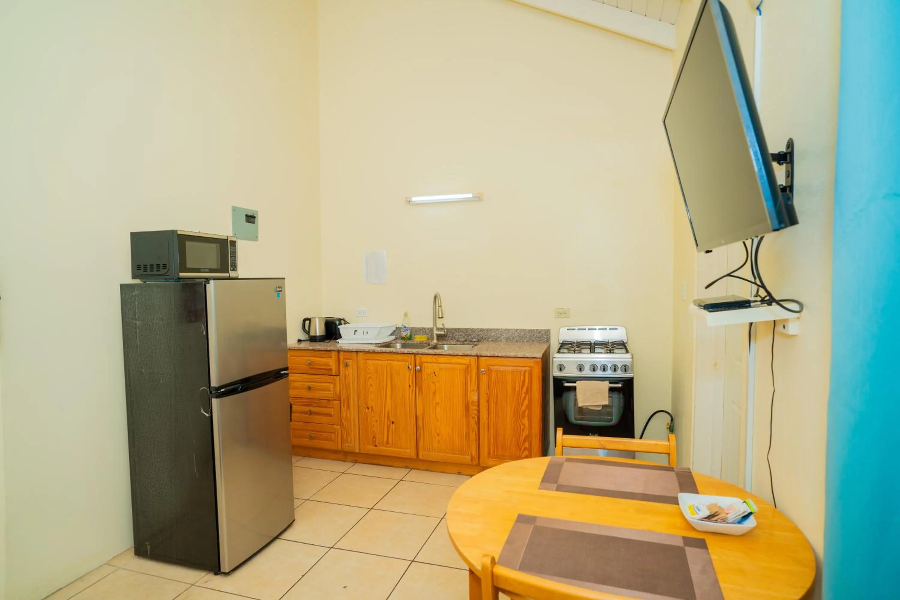 Connie's Comfort Suites