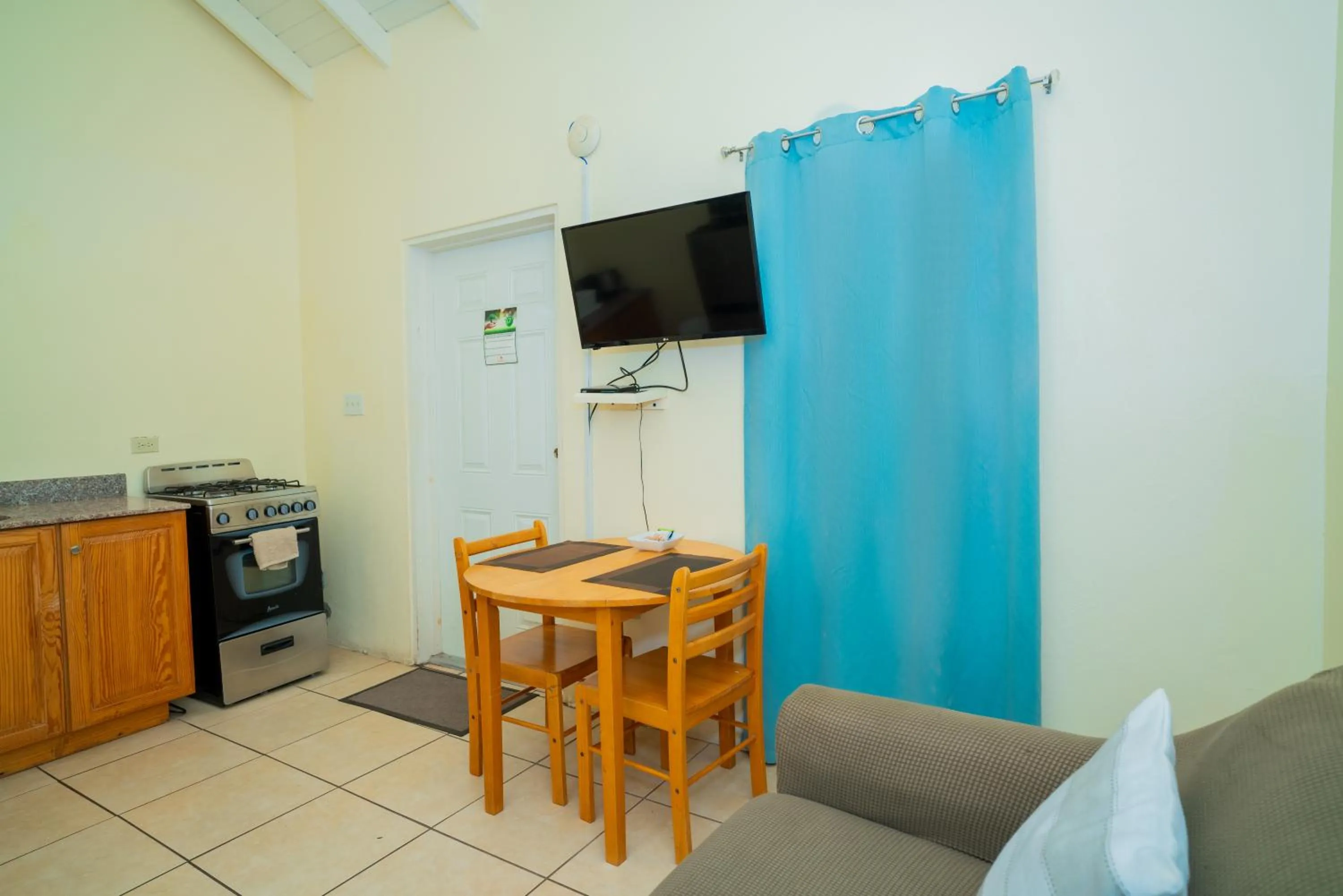 Connie's Comfort Suites