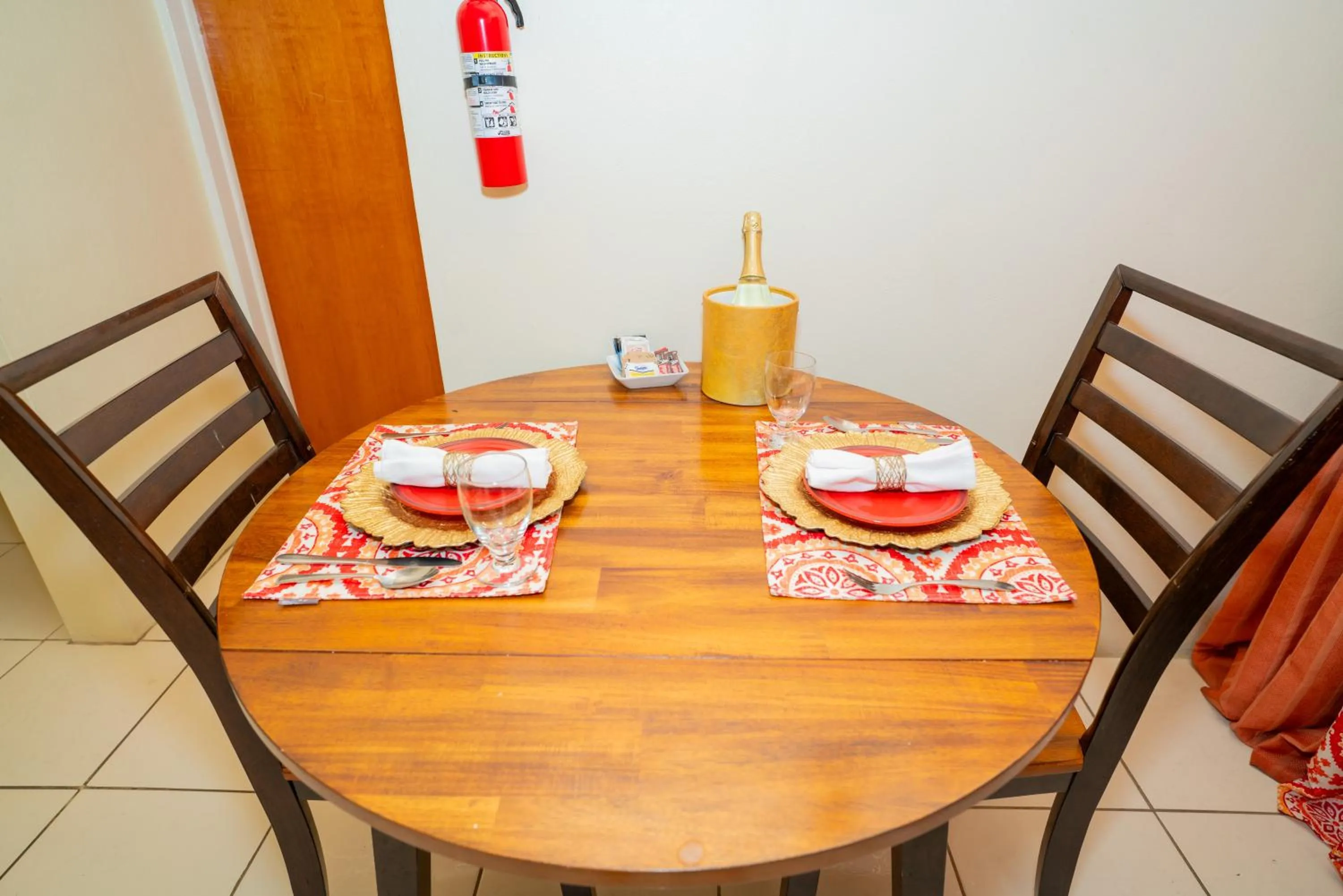 Connie's Comfort Suites