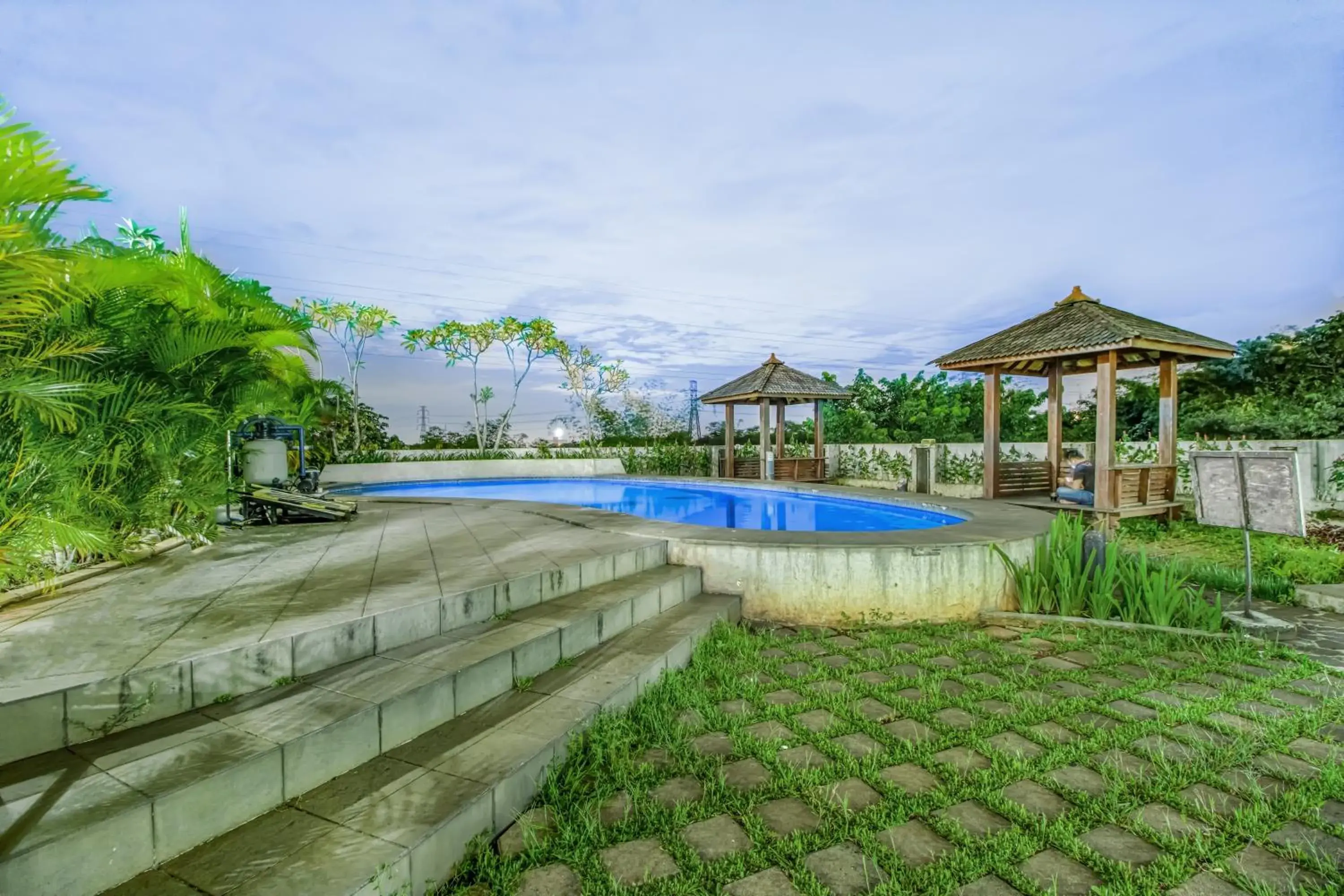 Swimming pool in Skyland Bogor Valley Apartments Swimming pool in Skyland Bogor Valley Apartments