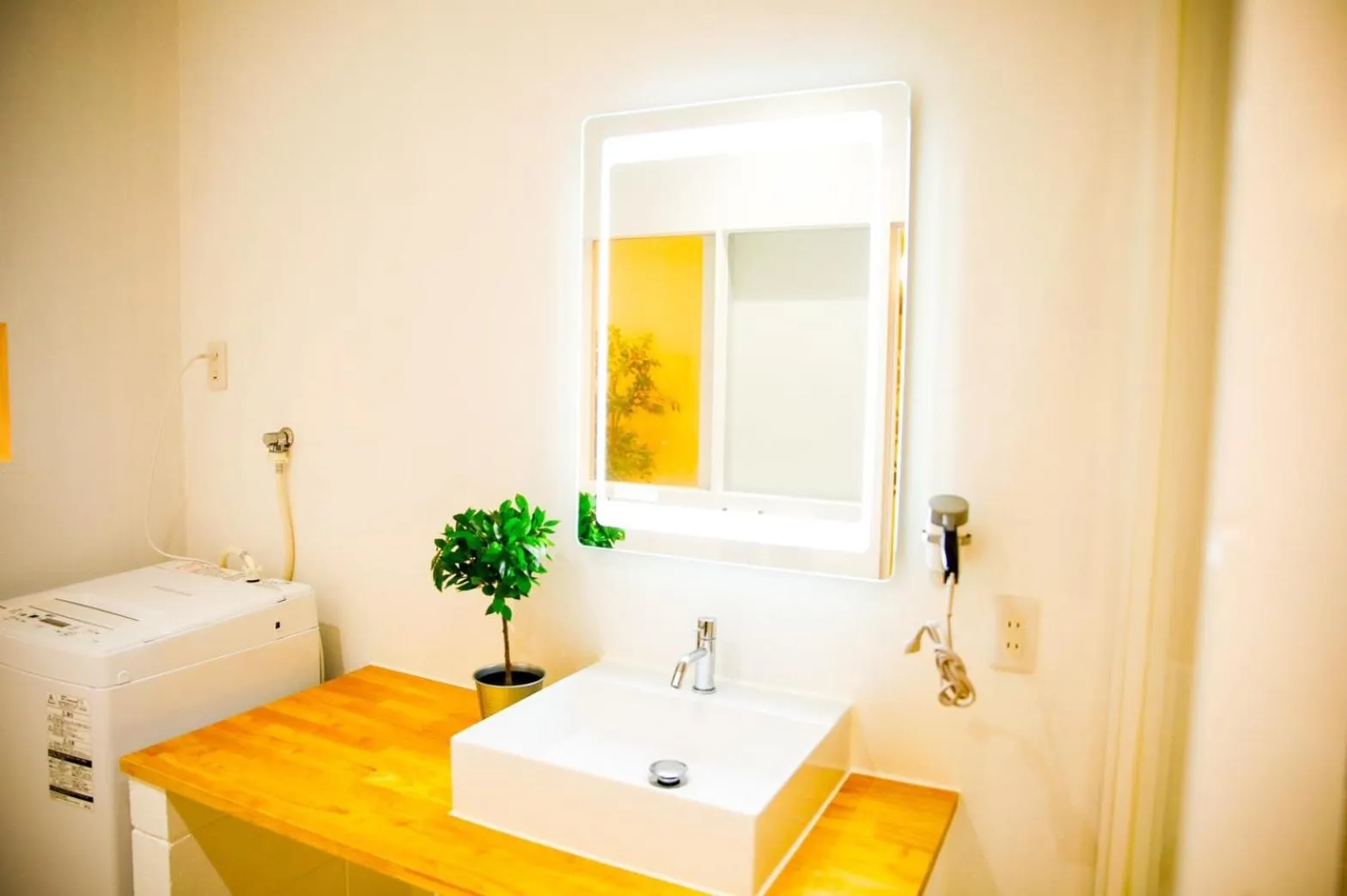 Bathroom, Bed in SHIRAHAMA BEACH GARDEN