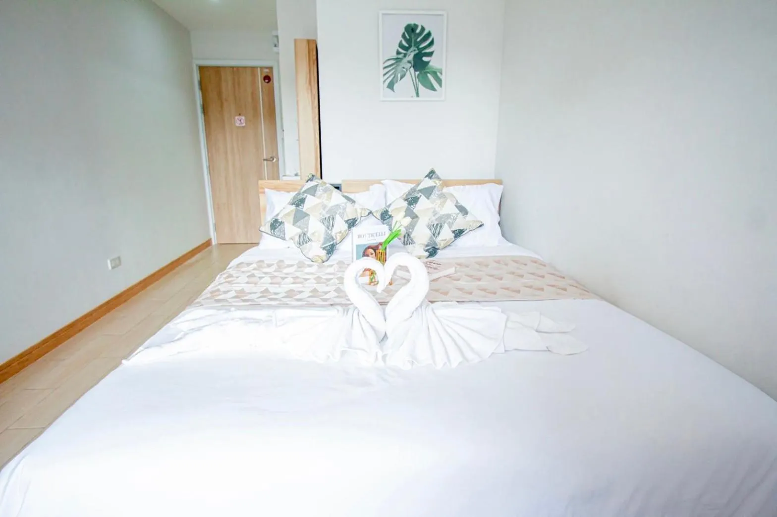 Photo of the whole room, Bed in ATC Residence