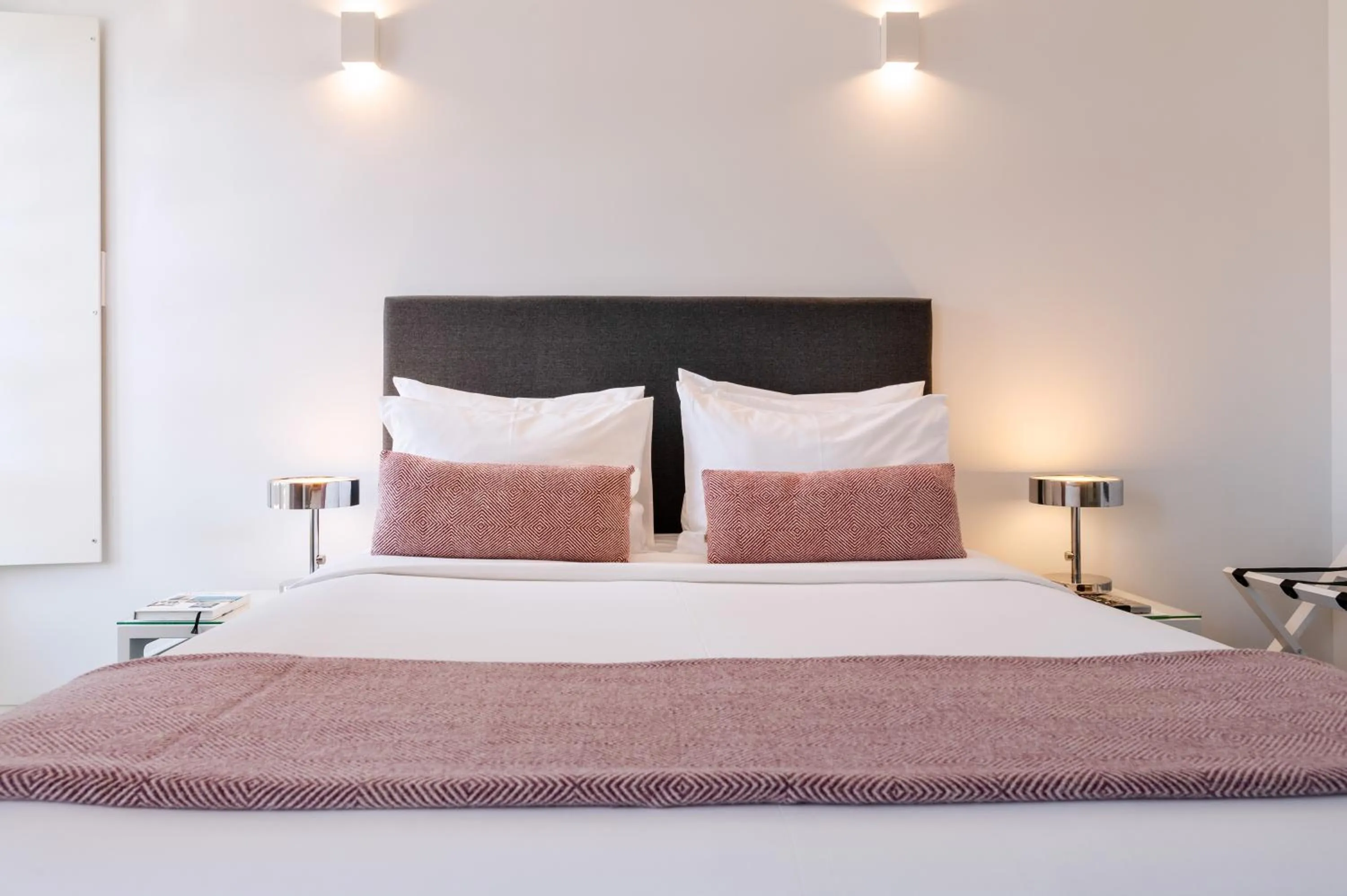 Bed in Miragaia - Riverside Suites - Adults Only