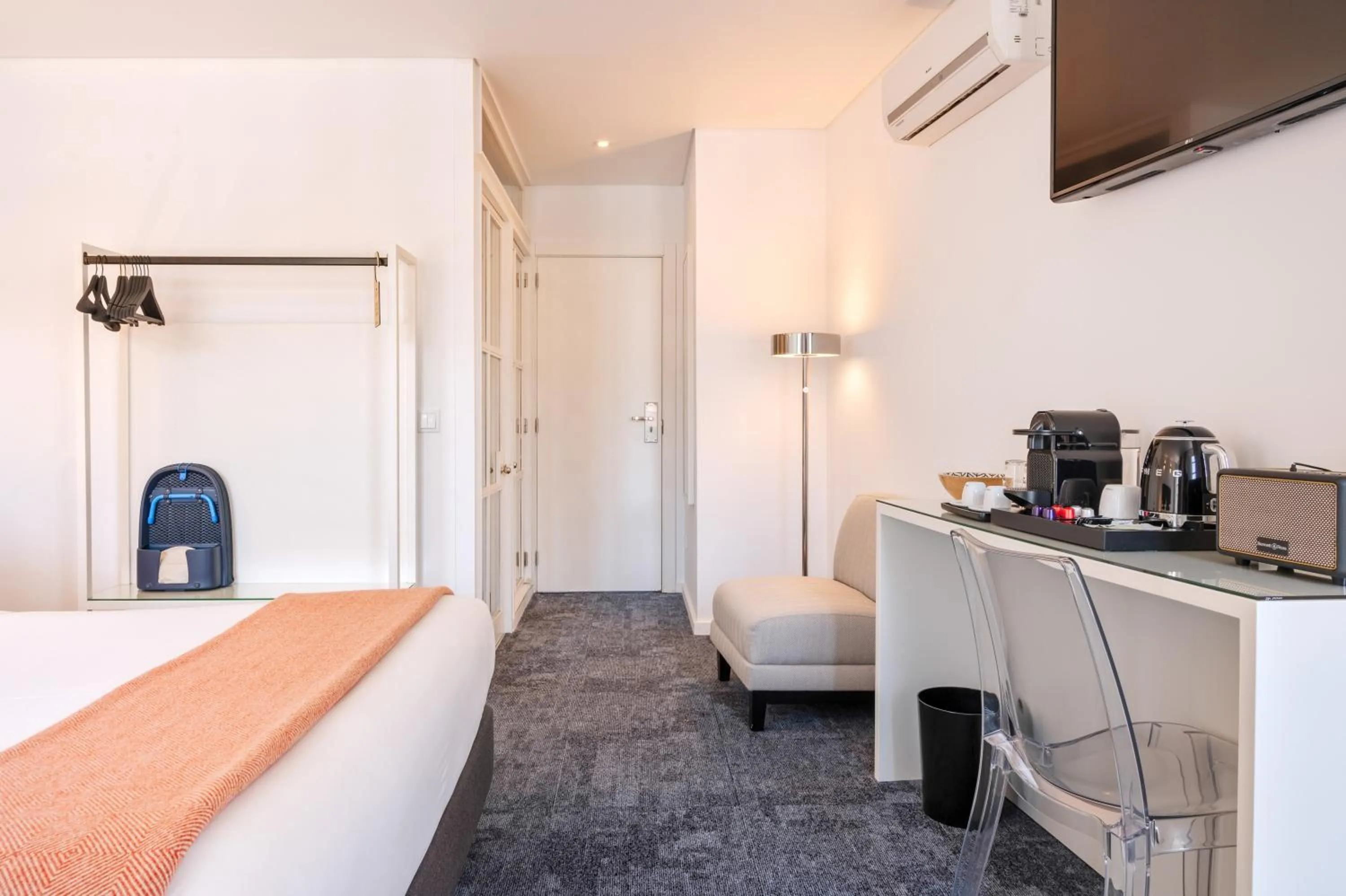 Decorative detail, Bed in Miragaia - Riverside Suites - Adults Only