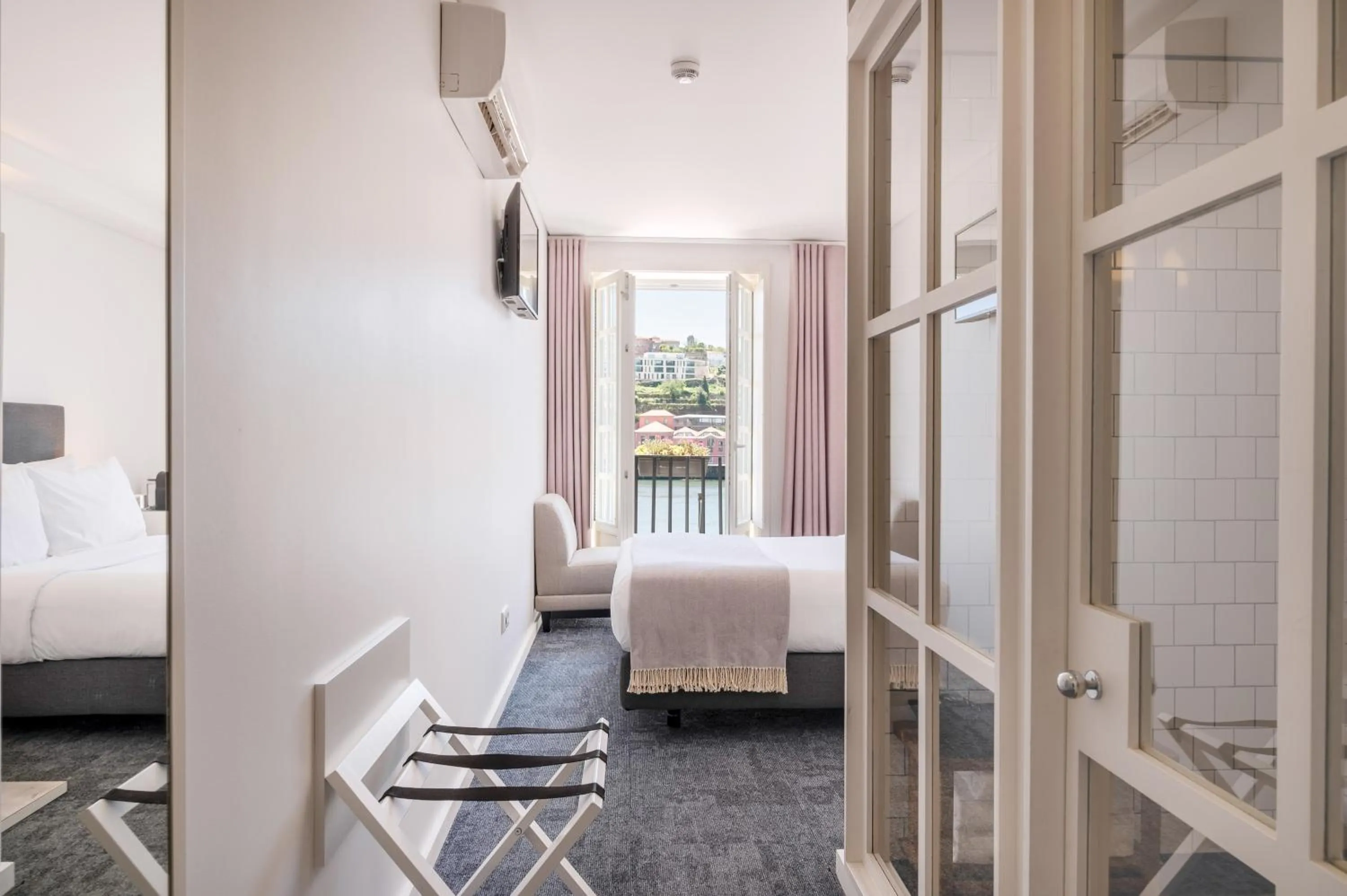 Bedroom, Bed in Miragaia - Riverside Suites - Adults Only