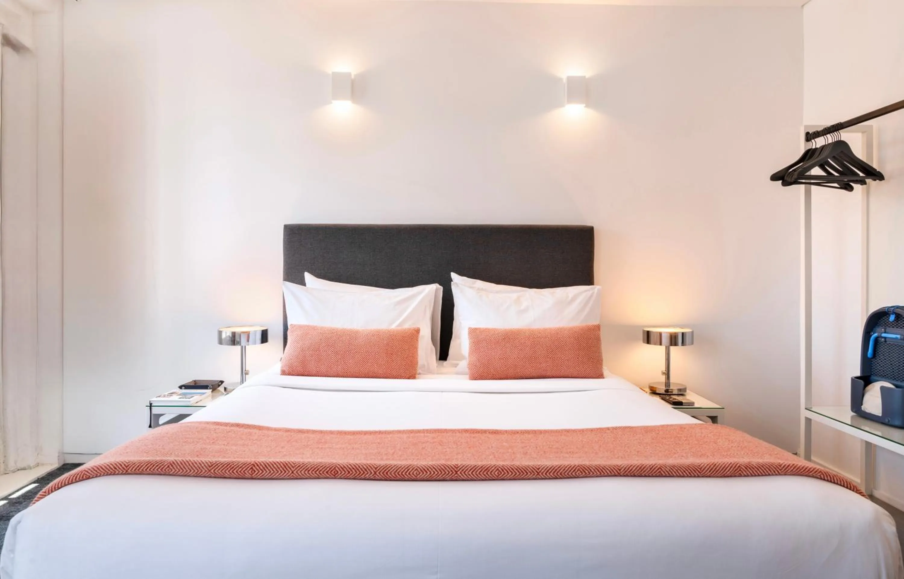 Bed in Miragaia - Riverside Suites - Adults Only