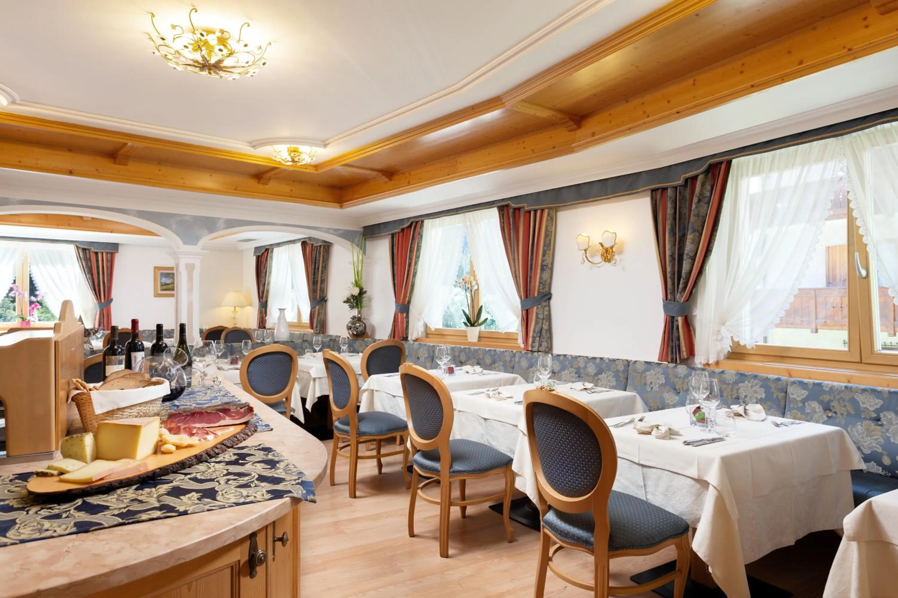 Restaurant/places to eat in Hotel Gries