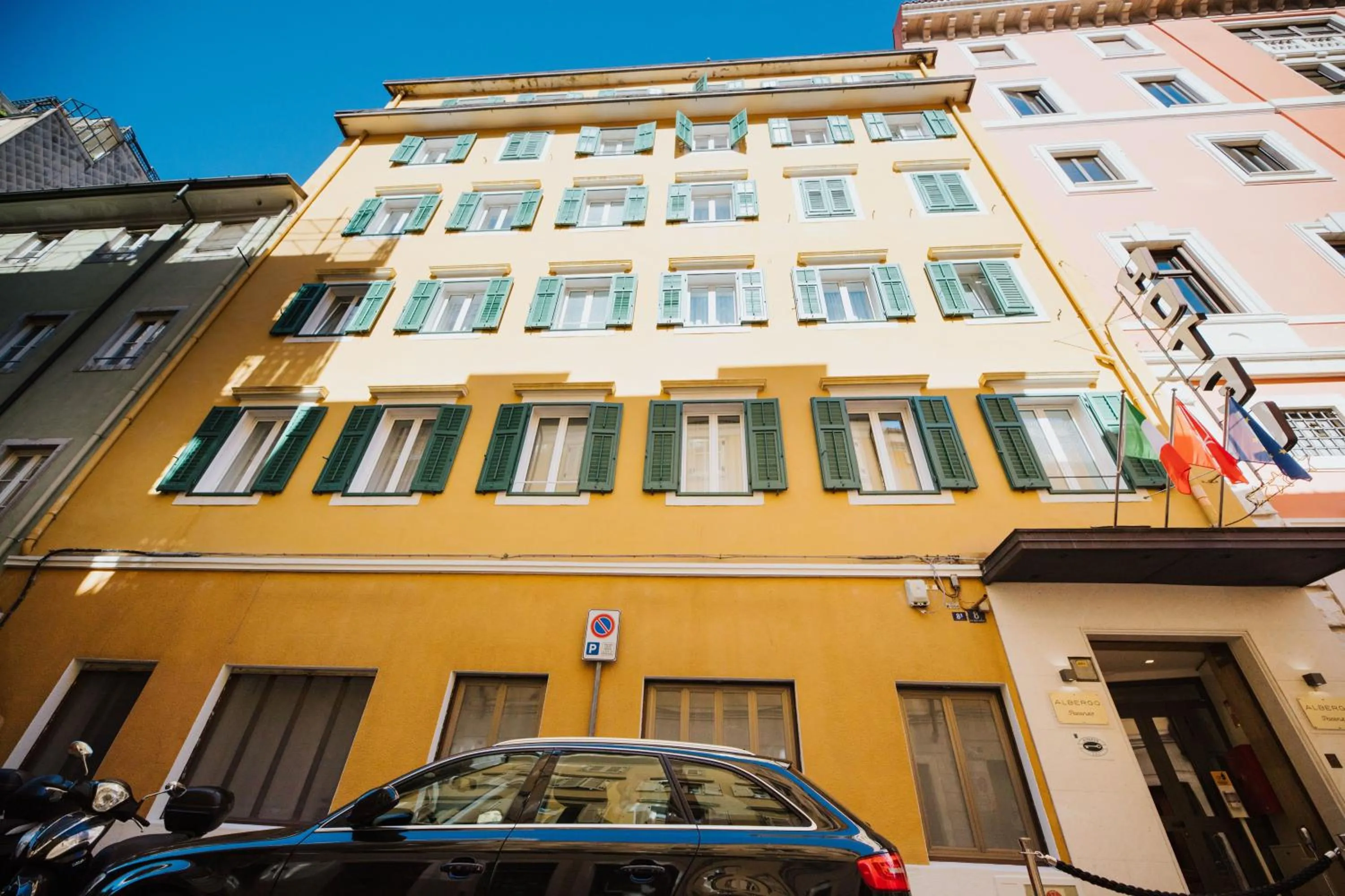 Facade/entrance in Hotel Città di Parenzo