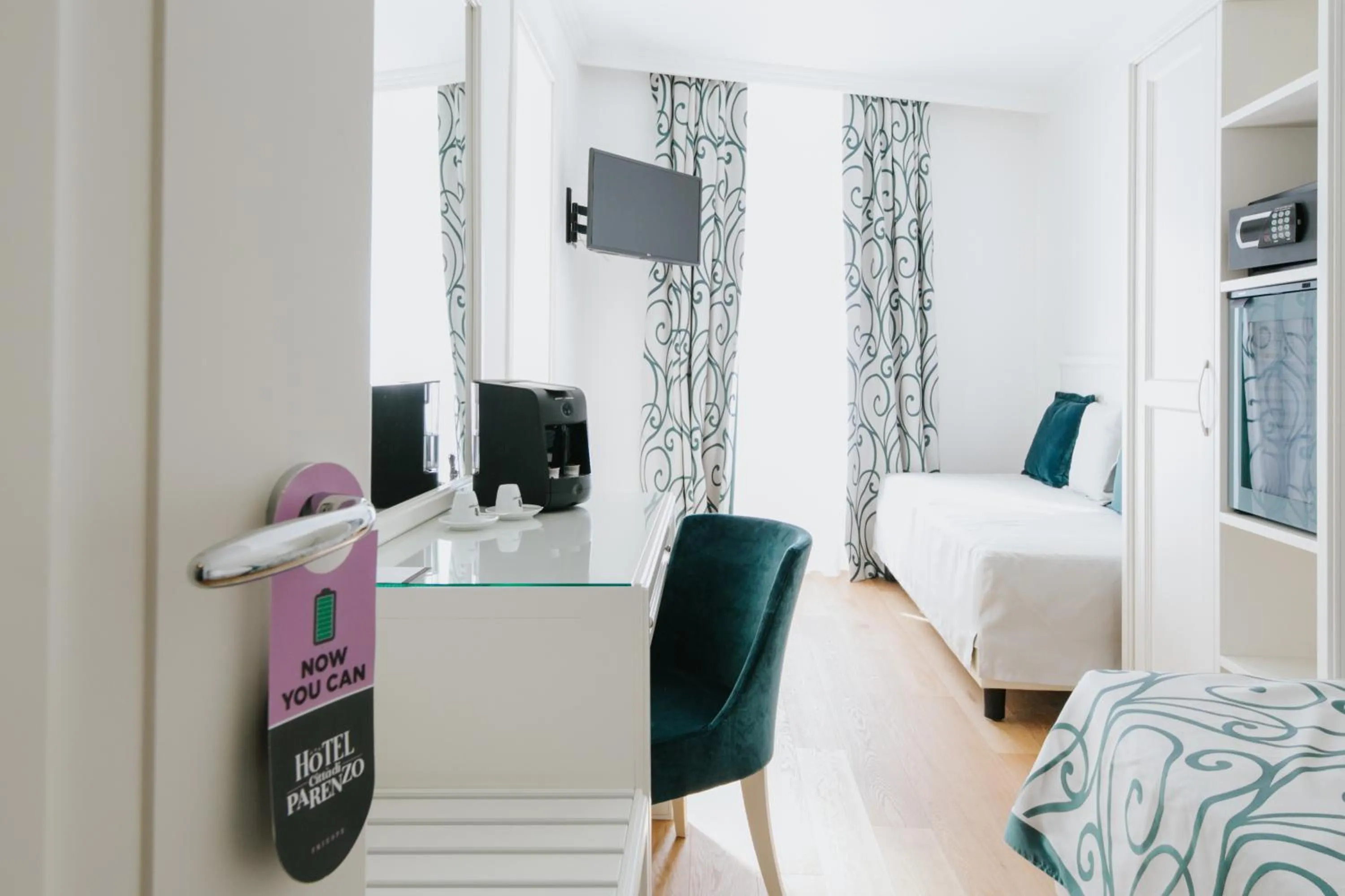 TV and multimedia, Bed in Hotel Città di Parenzo