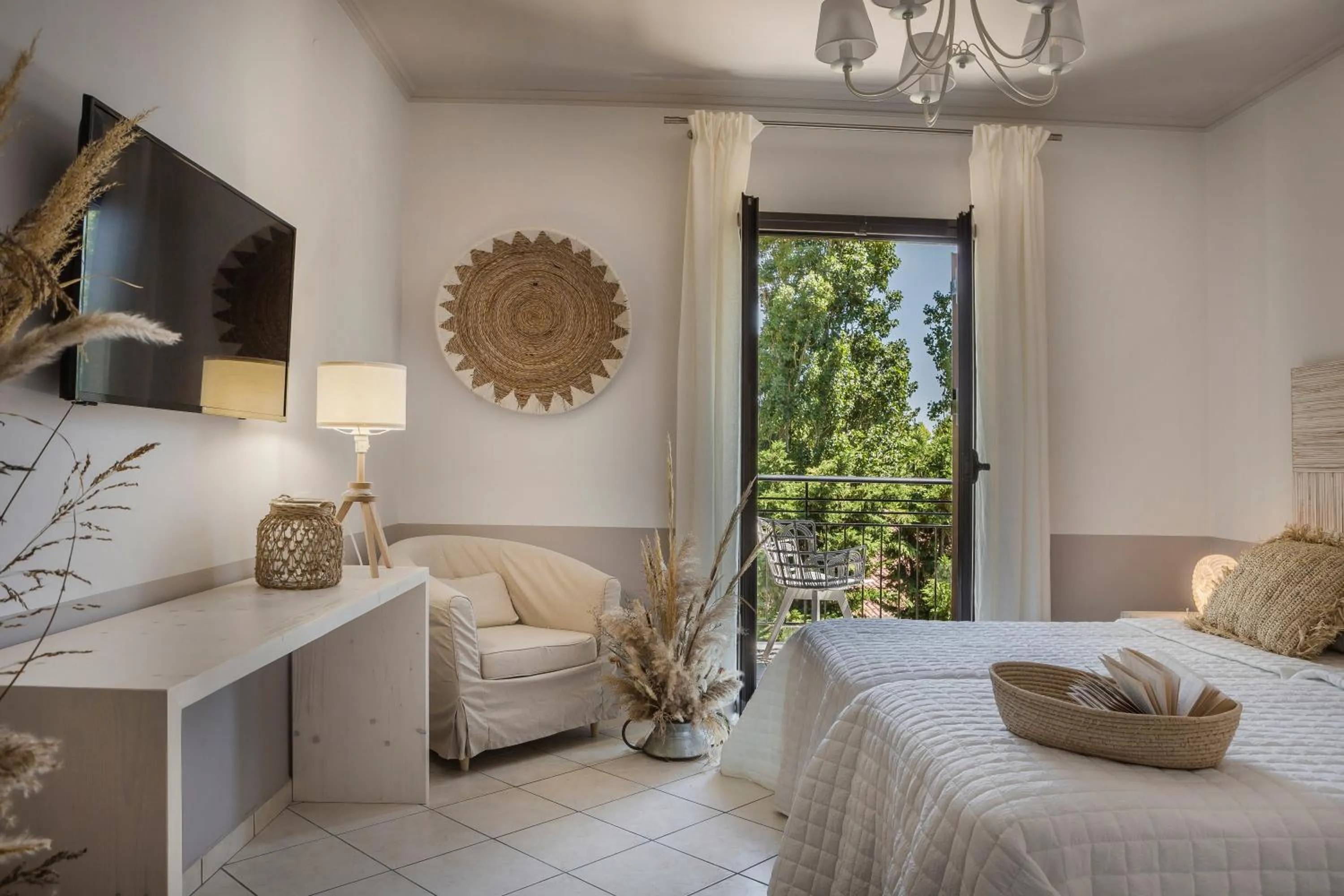 Photo of the whole room, Bed in Makis Hotel