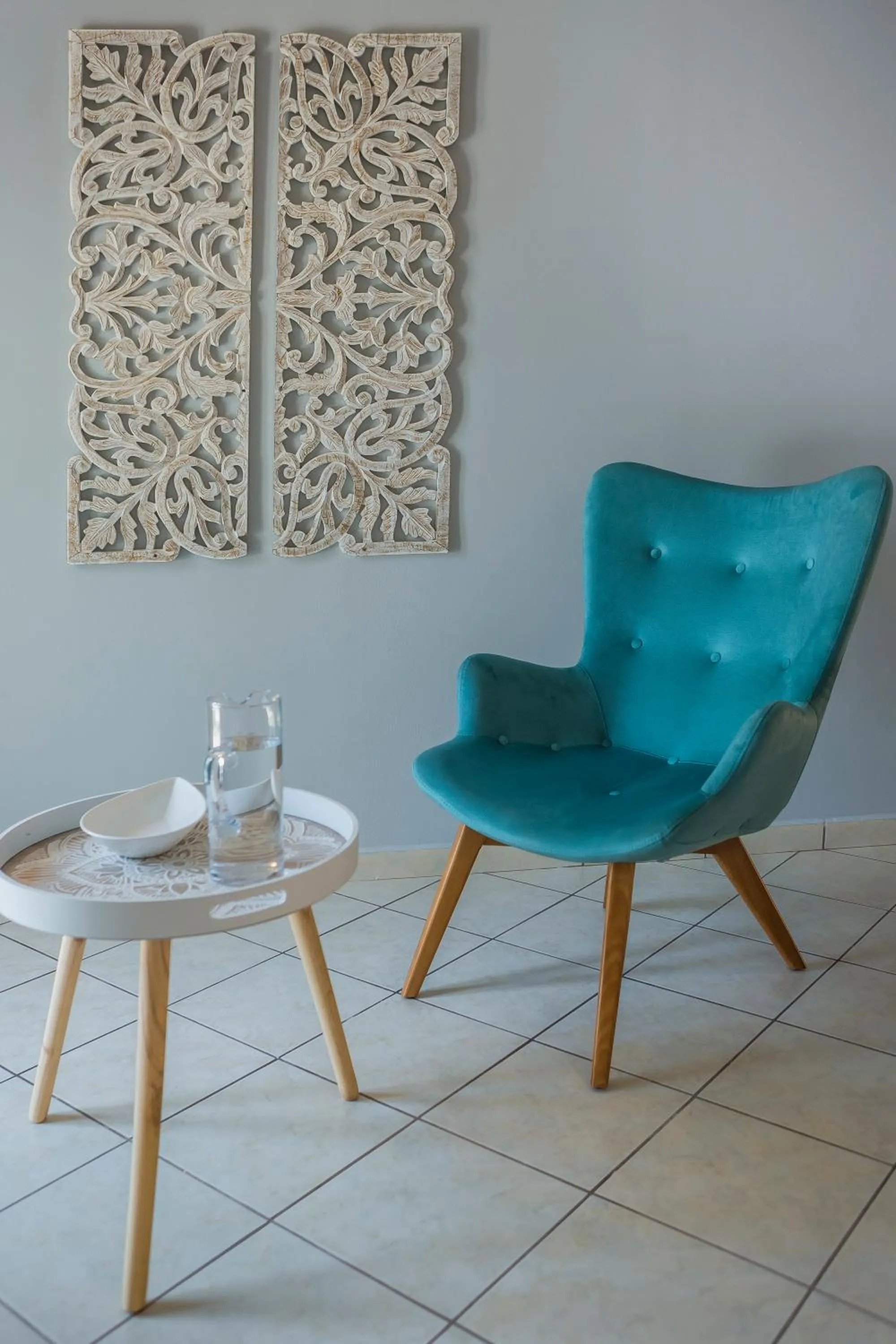 Seating area in Makis Hotel