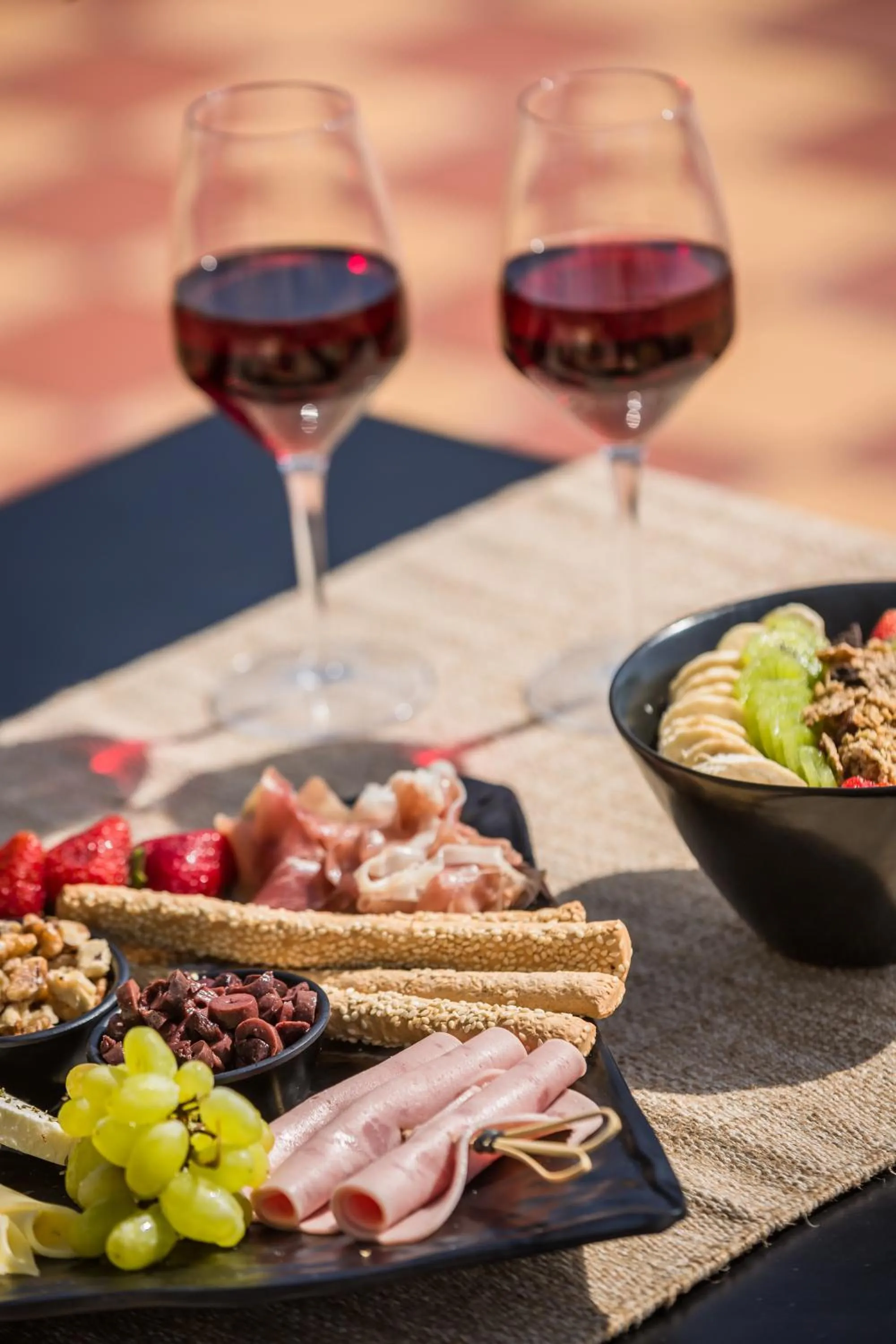 Food and drinks in Makis Hotel