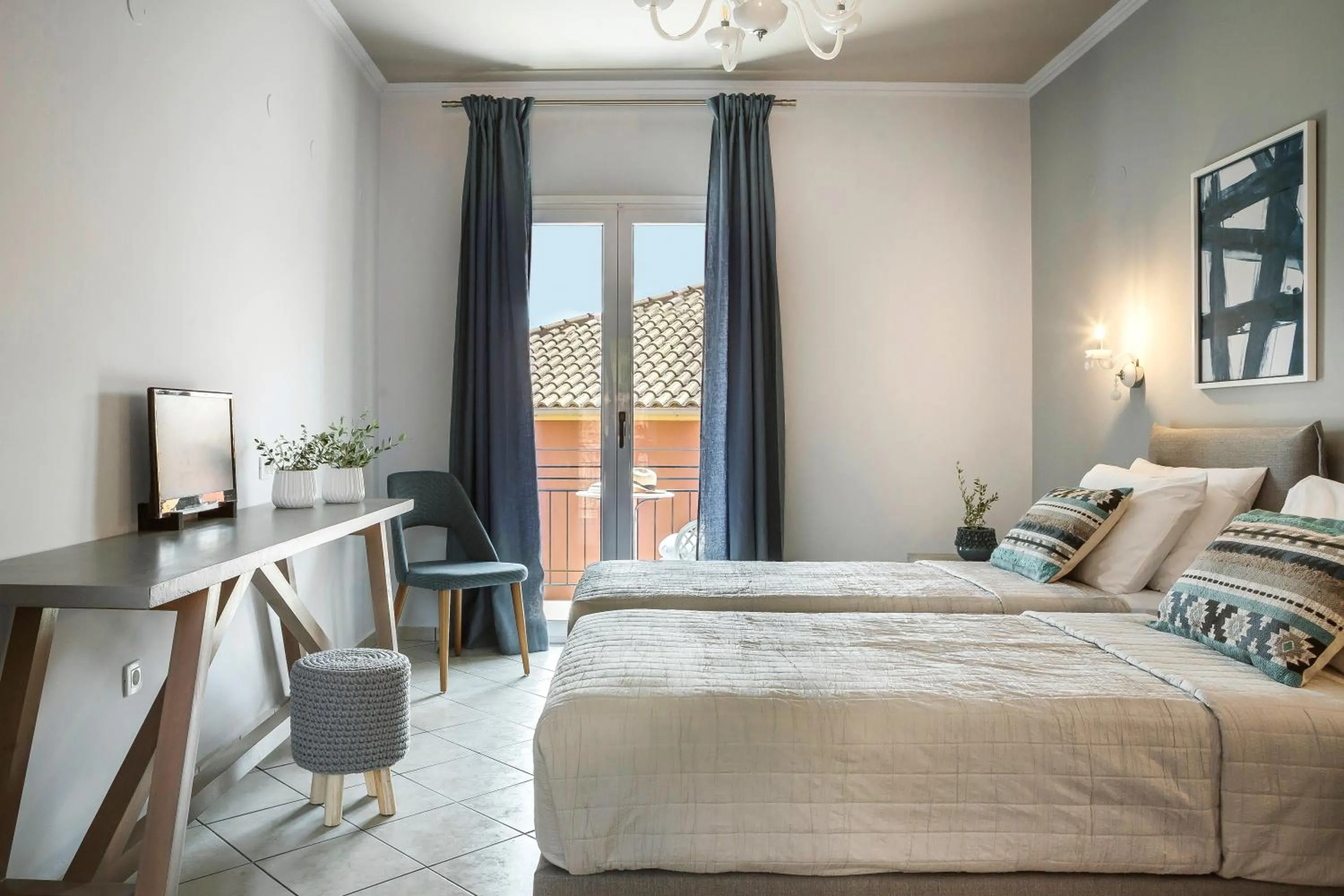 TV and multimedia, Bed in Makis Hotel