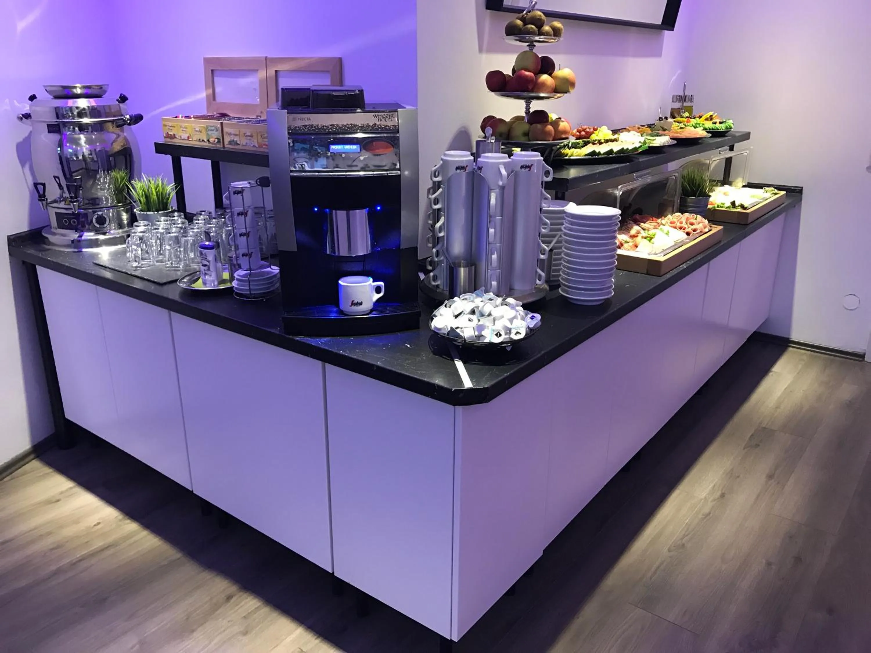 Restaurant/places to eat in Wincent Hotel GmbH