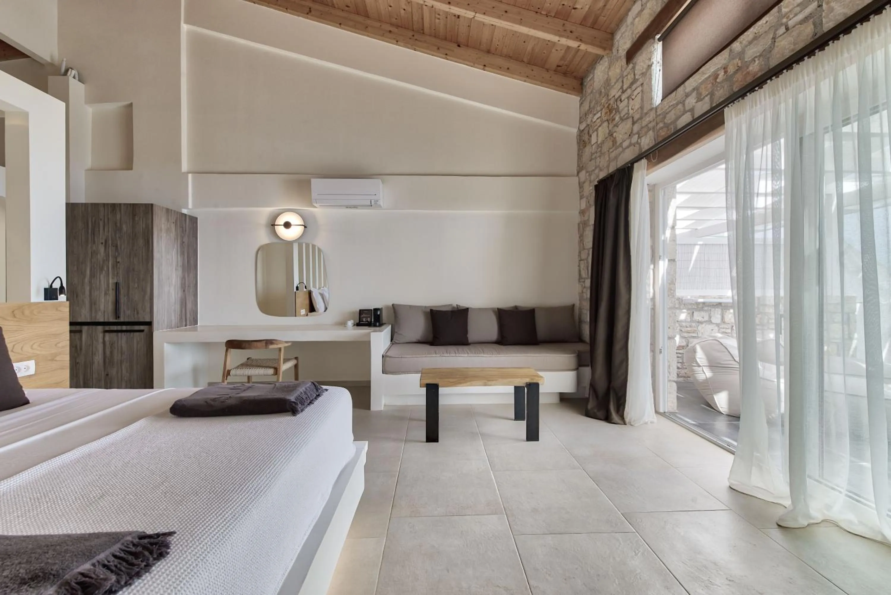 Aliv stone suites & spa