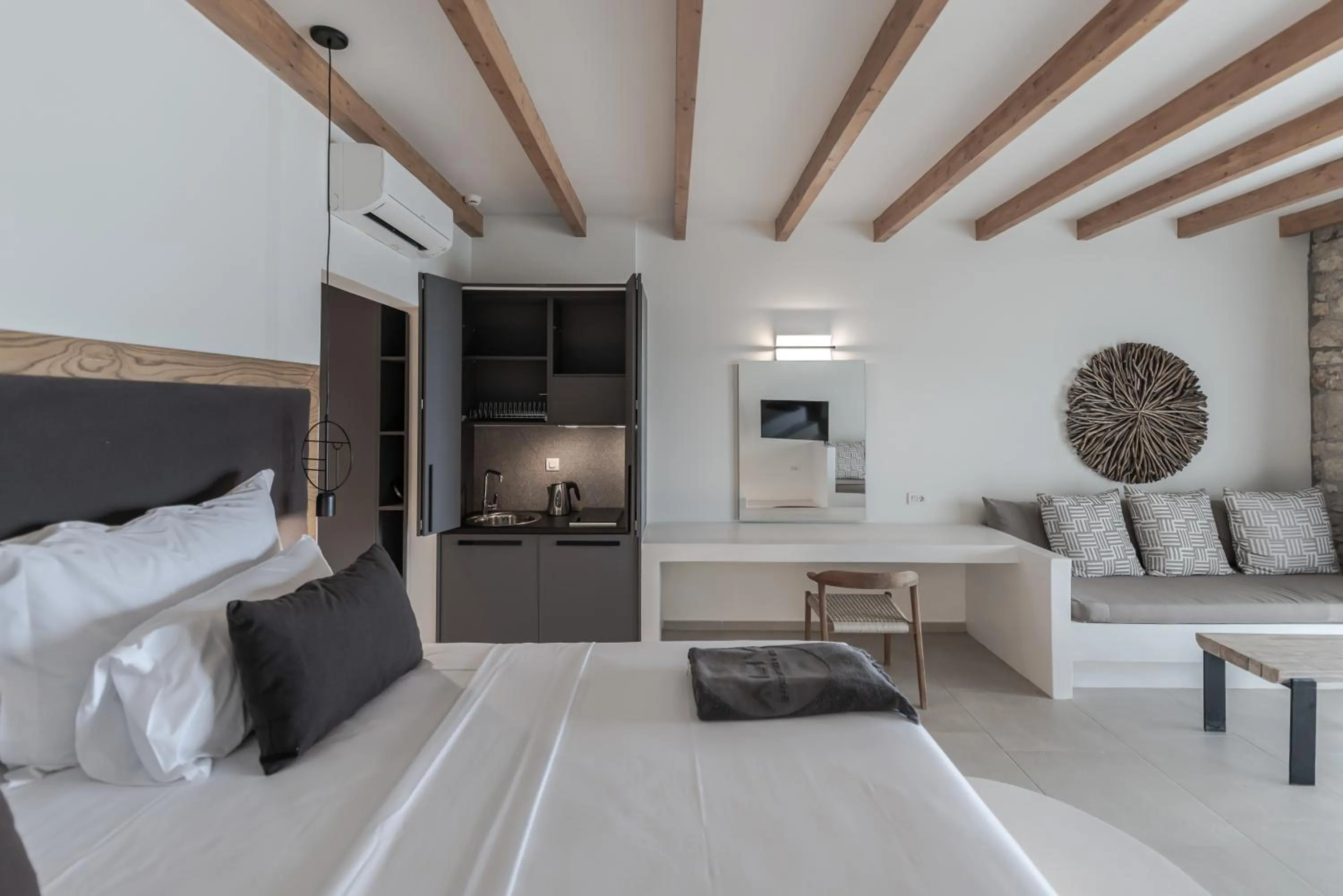 Aliv stone suites & spa