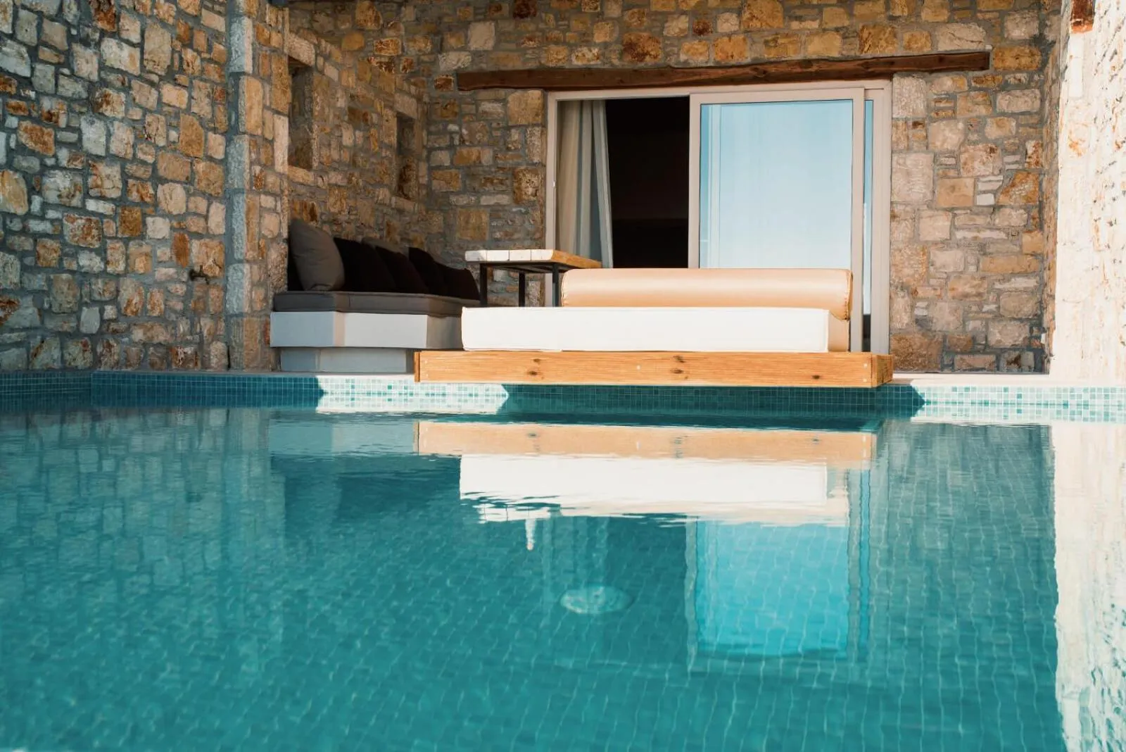 Aliv stone suites & spa