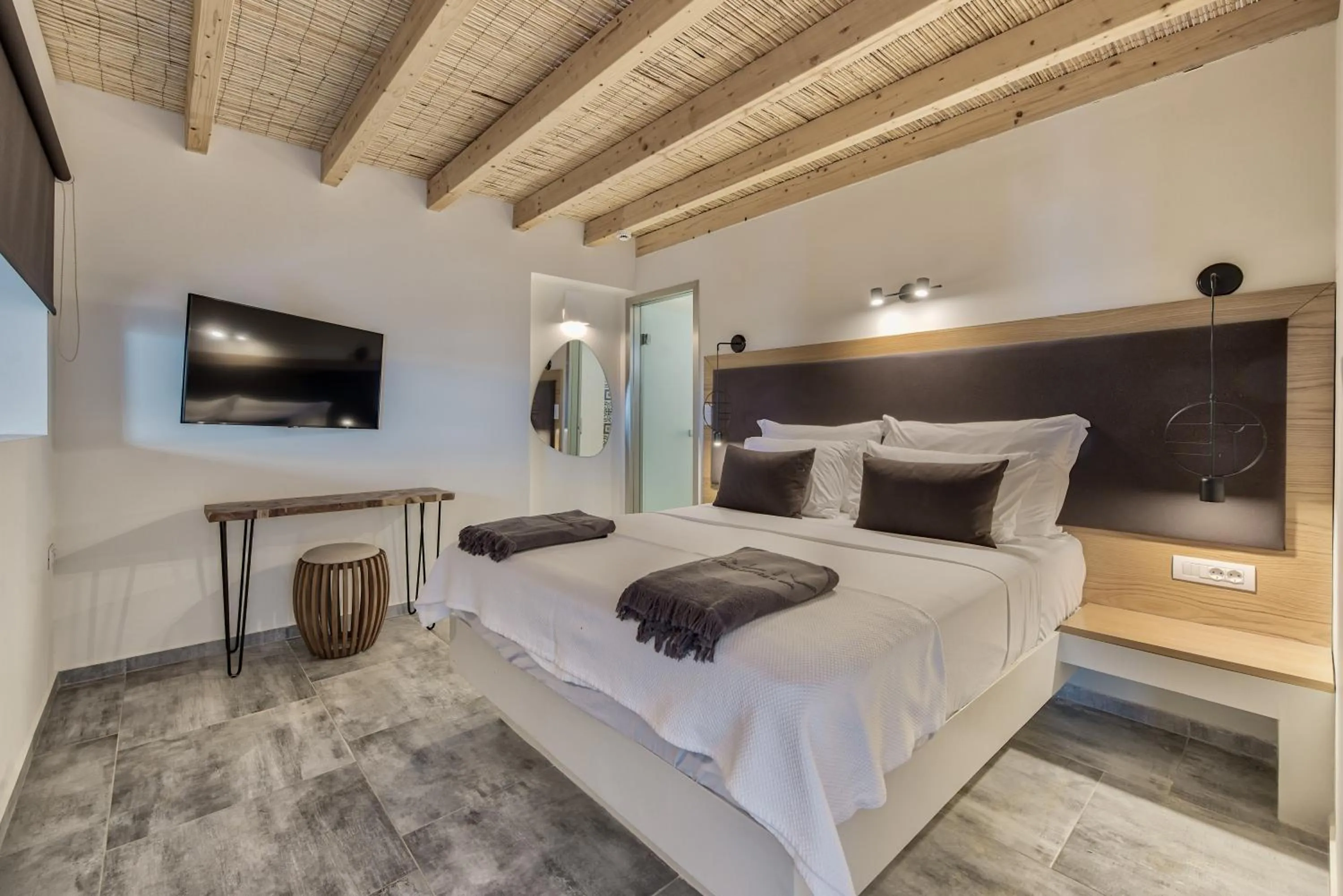 Aliv stone suites & spa