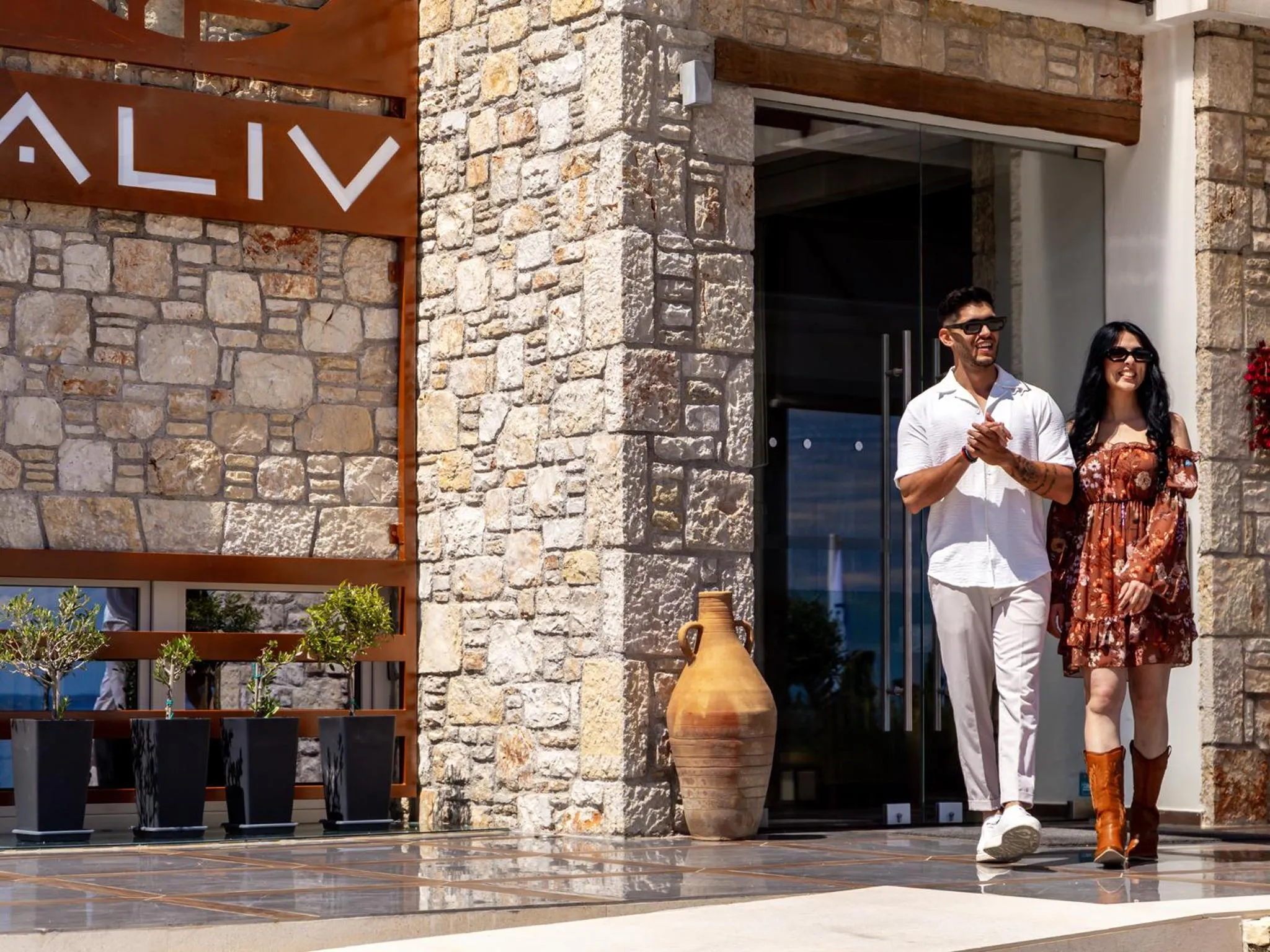 Guests in Aliv stone suites & spa