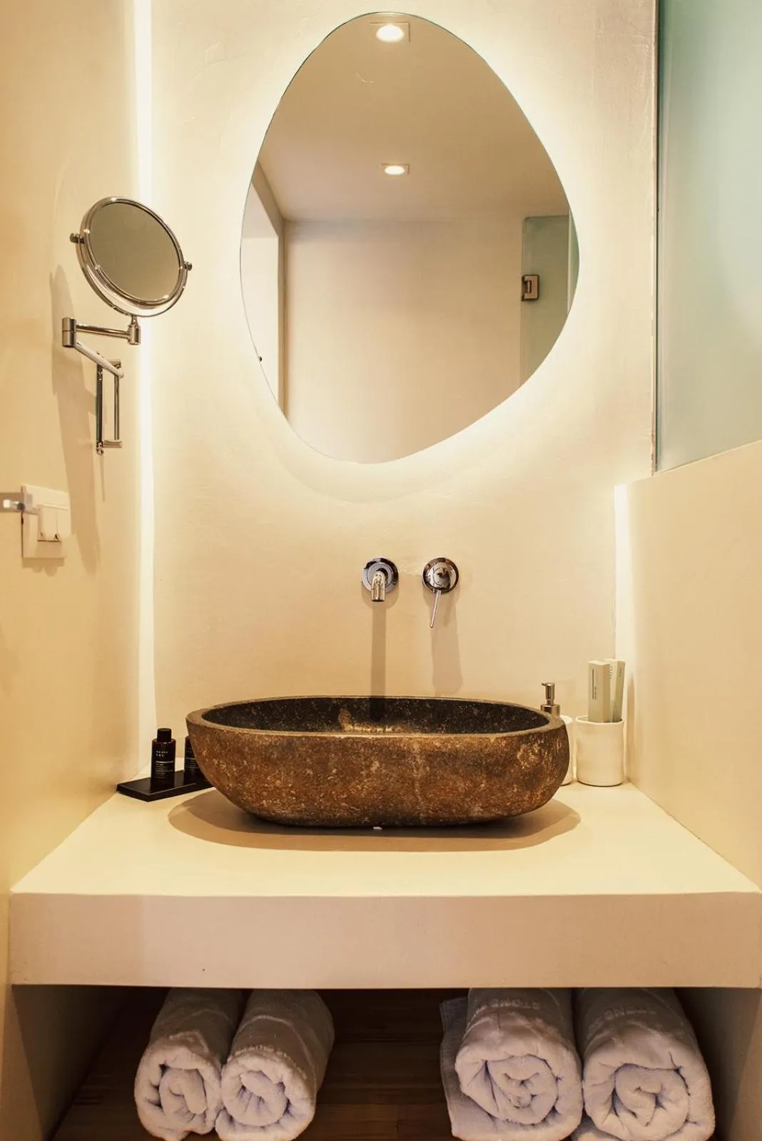 Bathroom in Aliv stone suites & spa