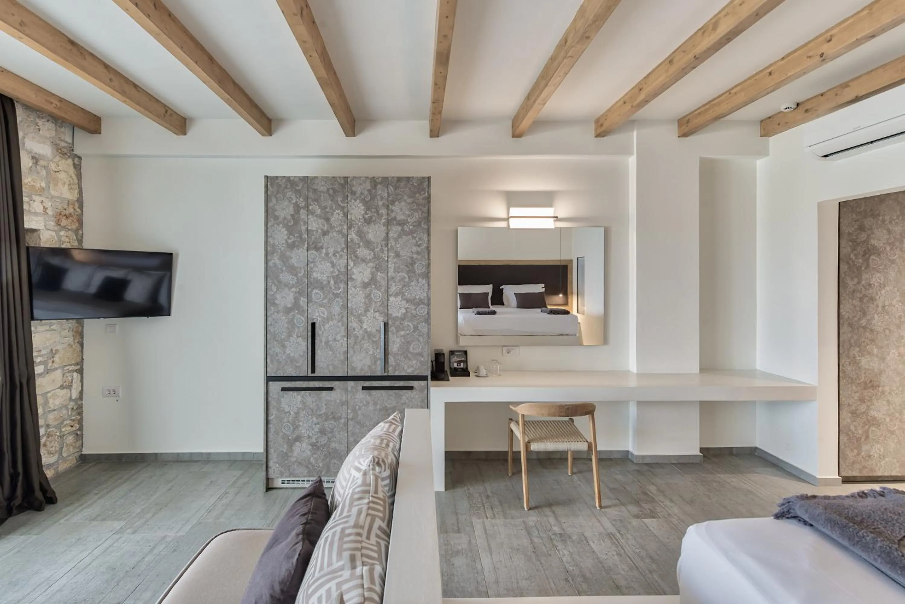 Aliv stone suites & spa