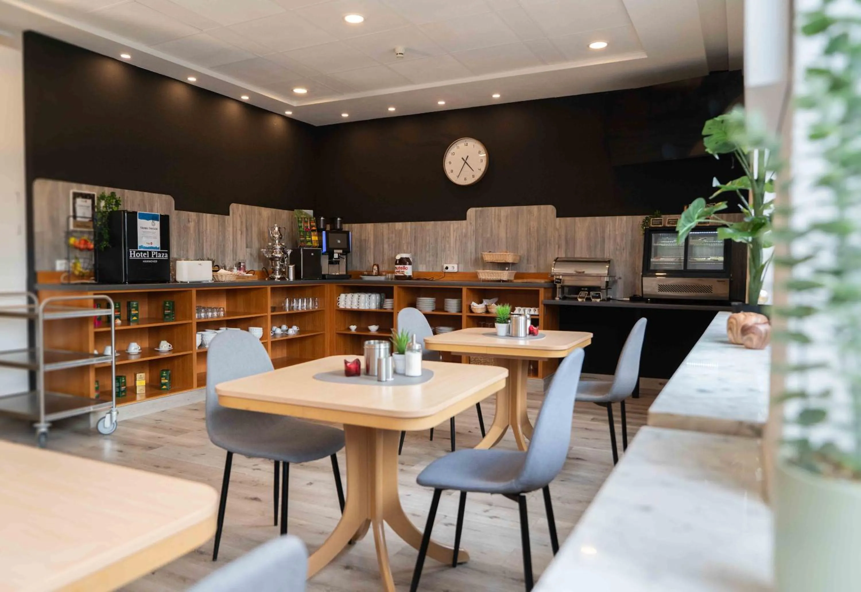 Restaurant/places to eat in Plaza Inn Hannover City Nord