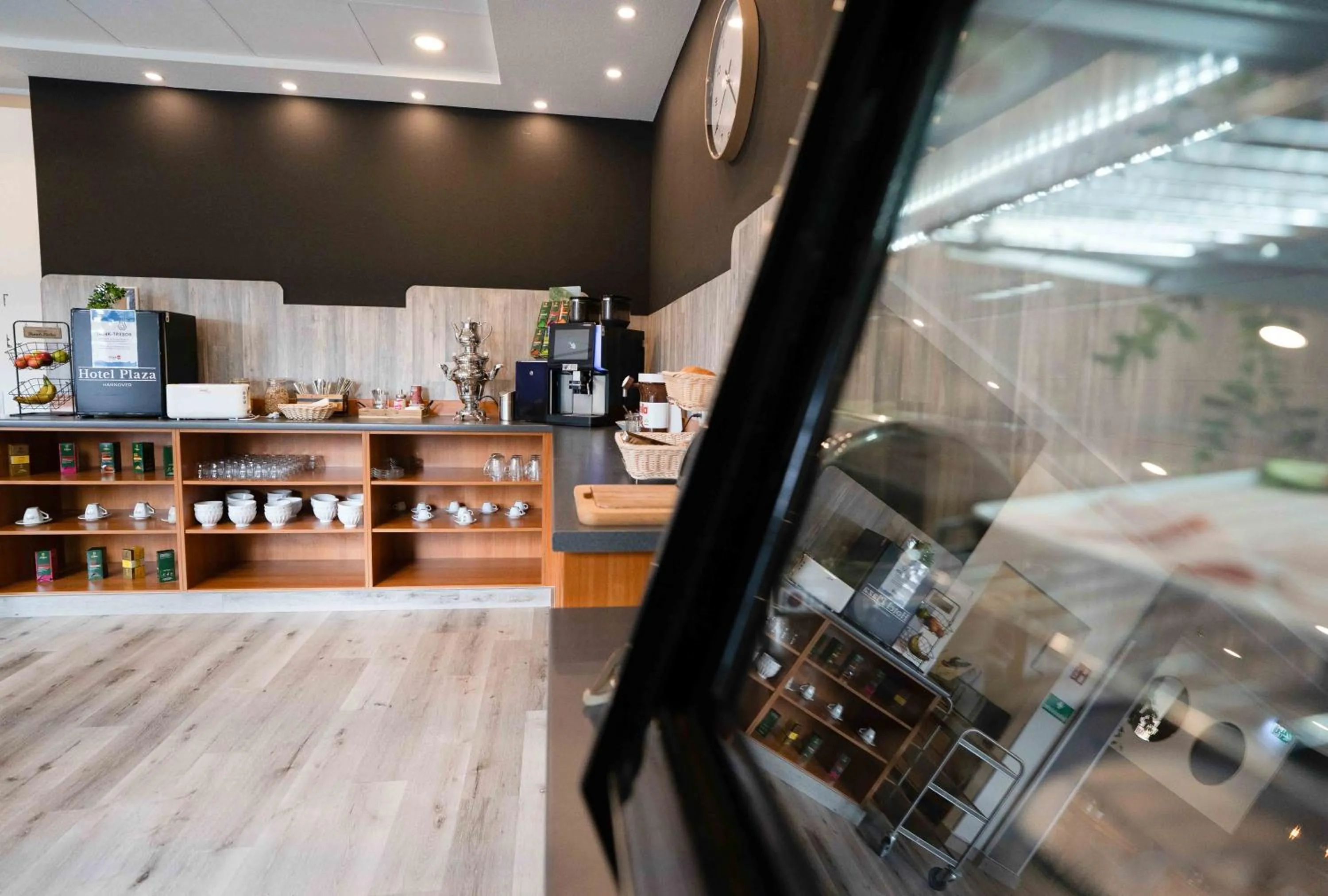 Restaurant/places to eat in Plaza Inn Hannover City Nord