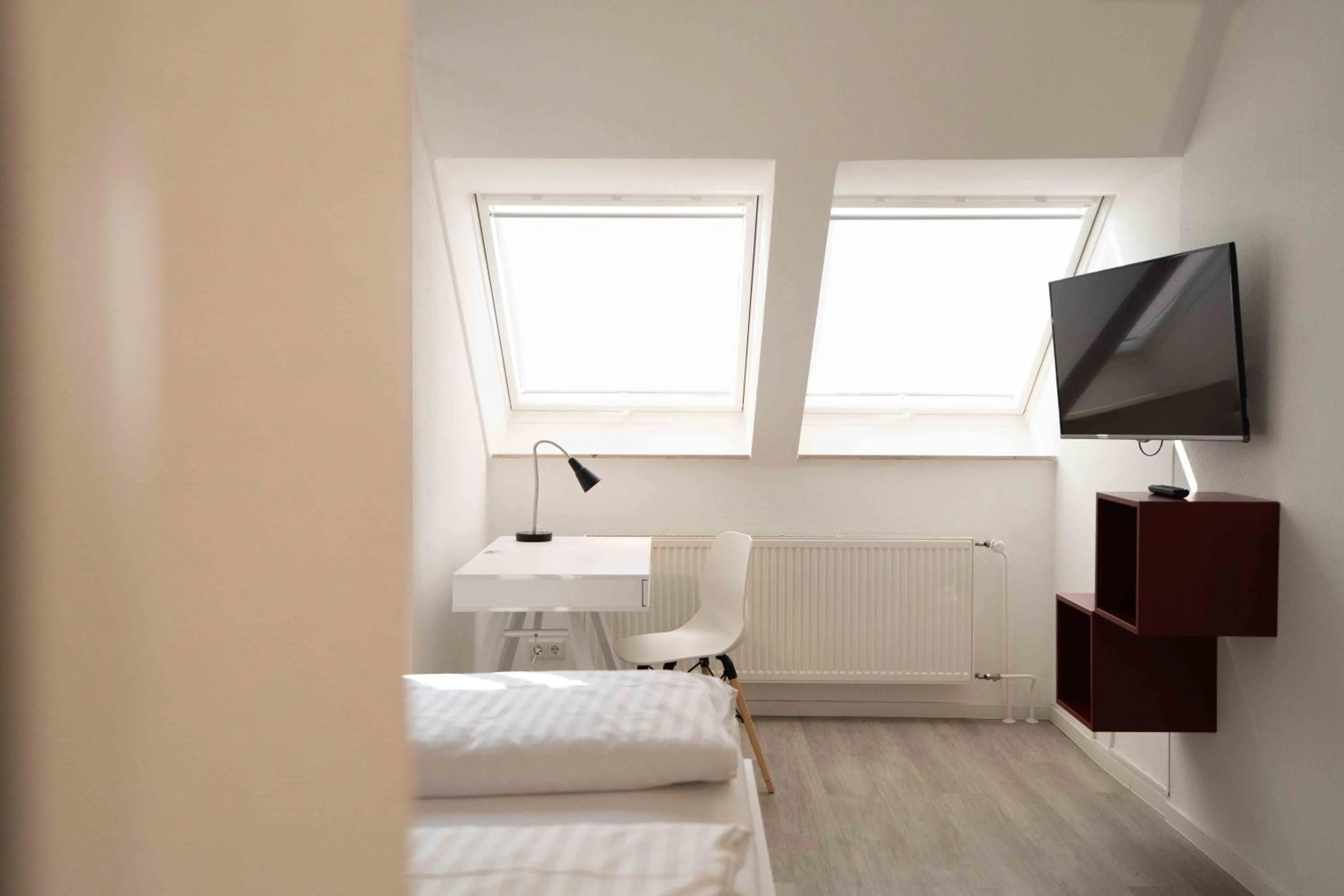 TV and multimedia, Bed in Plaza Inn Hannover City Nord