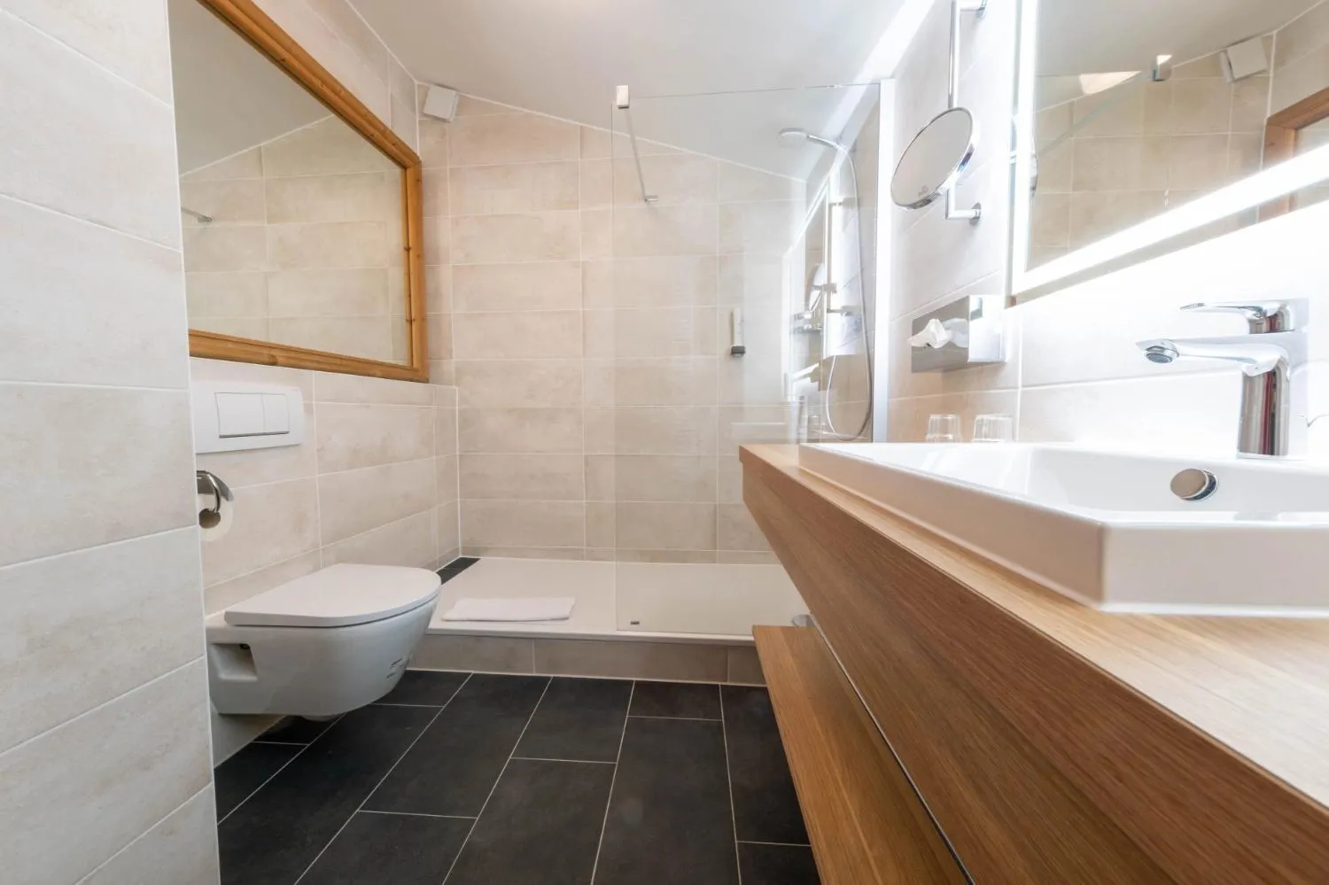 Bathroom in Hotels am Kranichsee