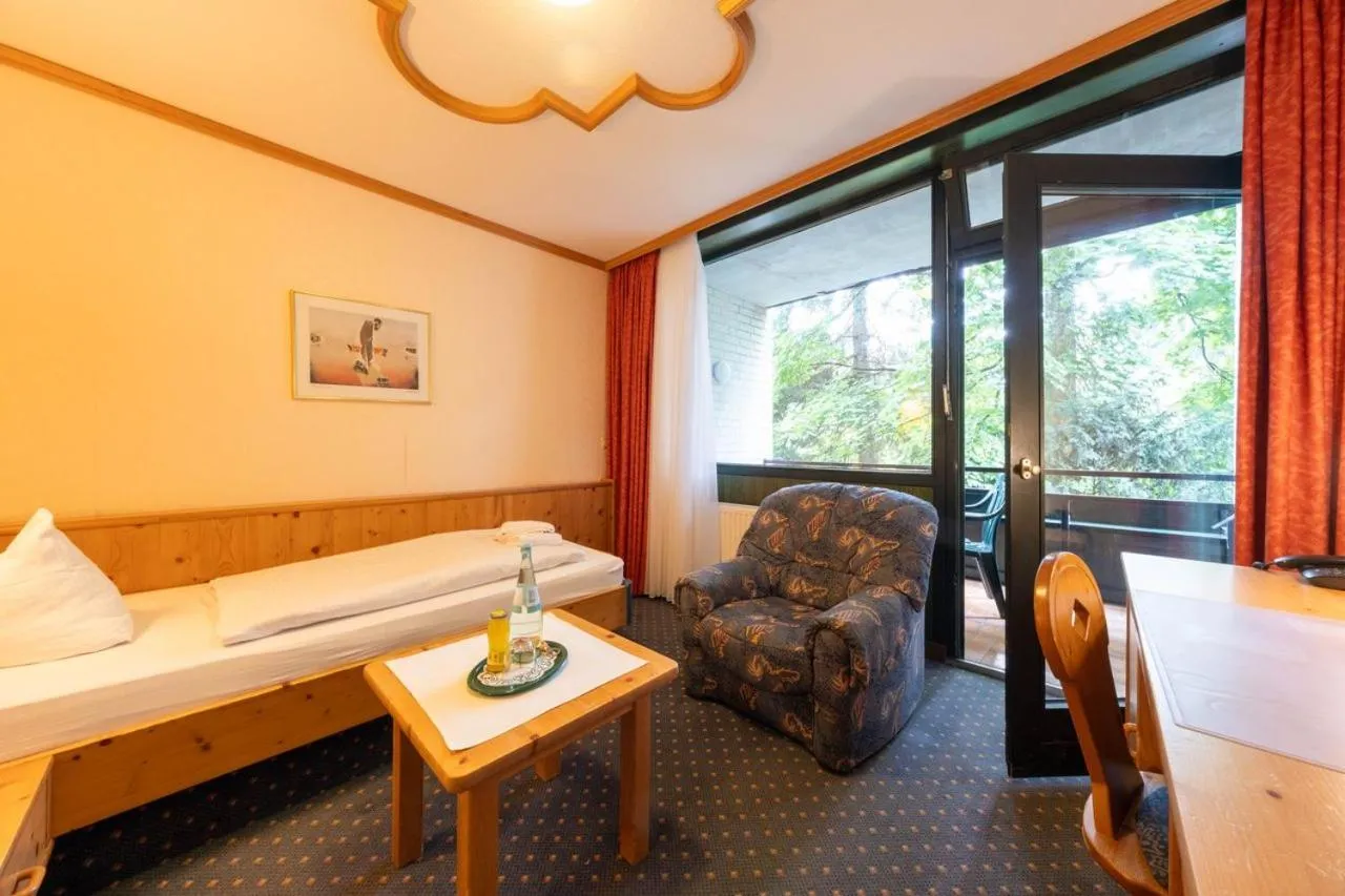 Photo of the whole room, Bed in Hotels am Kranichsee