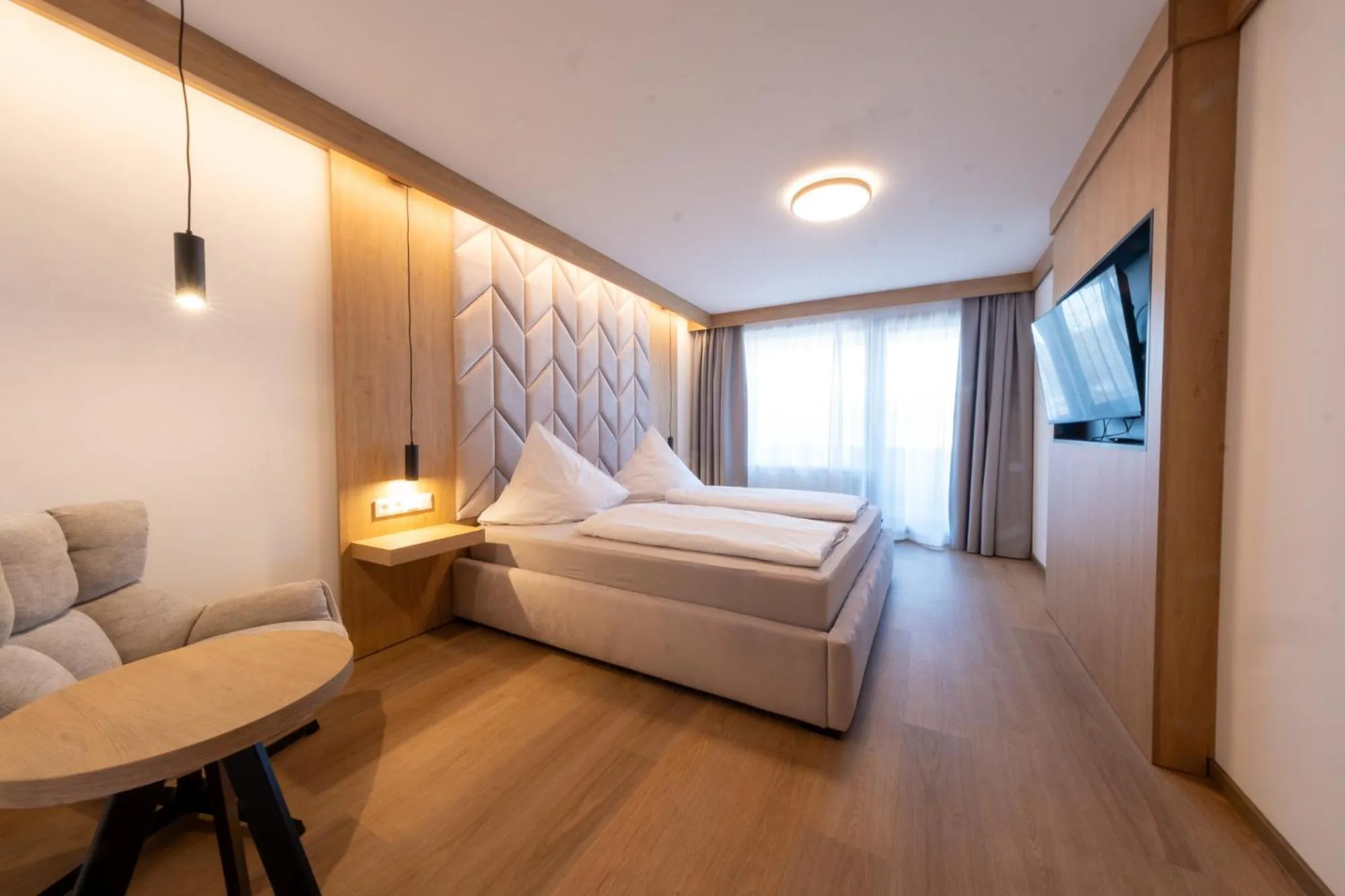 Photo of the whole room, Bed in Hotels am Kranichsee