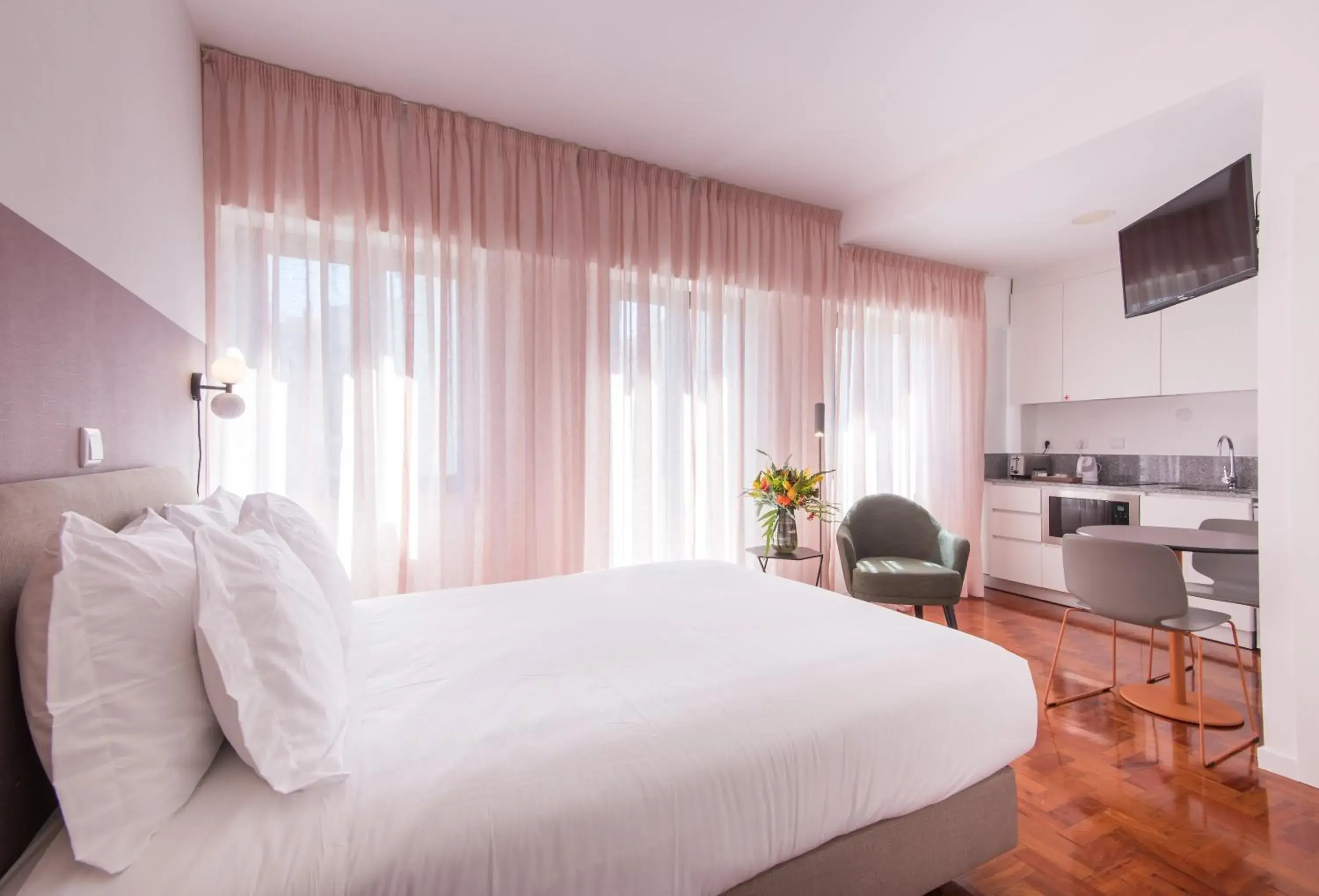 Bedroom, Bed in Lisbon Serviced Apartments - Campos Bedroom, Bed in Lisbon Serviced Apartments - Campos