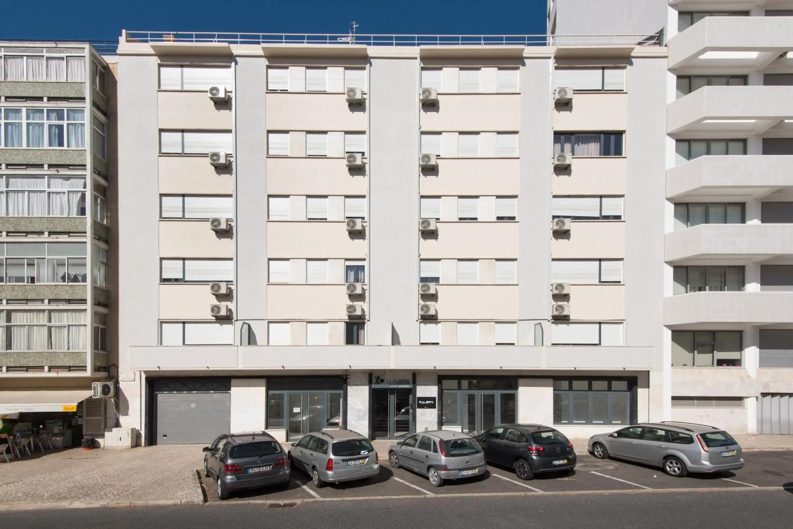 Property building in Lisbon Serviced Apartments - Campos Property building in Lisbon Serviced Apartments - Campos