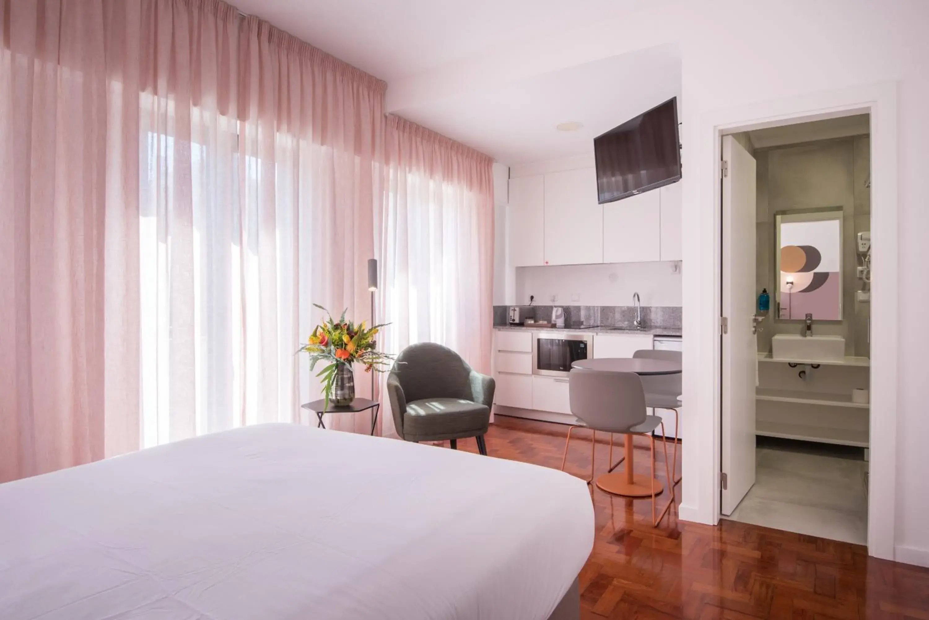 Bedroom, Bed in Lisbon Serviced Apartments - Campos Bedroom, Bed in Lisbon Serviced Apartments - Campos