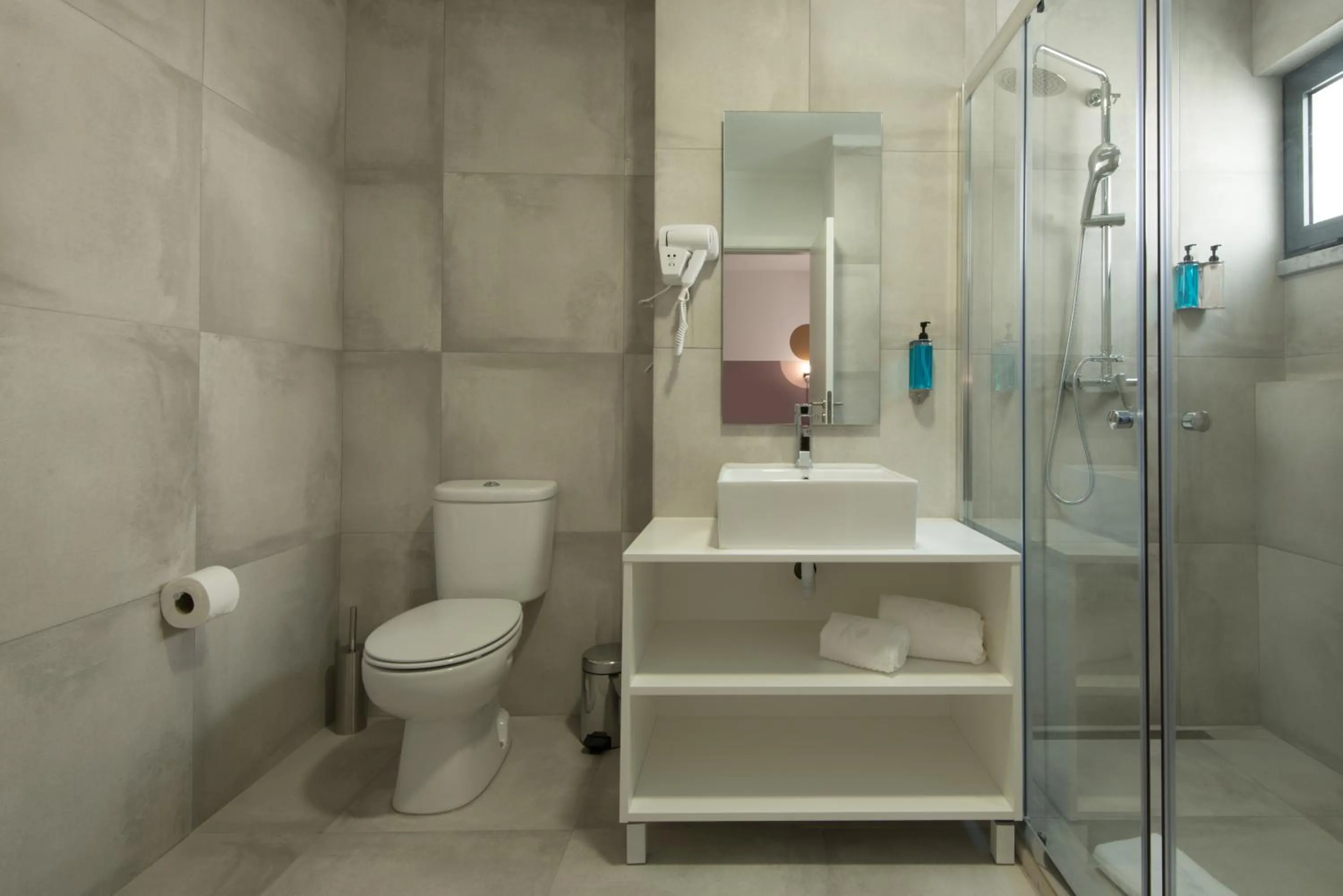 Bathroom in Lisbon Serviced Apartments - Campos