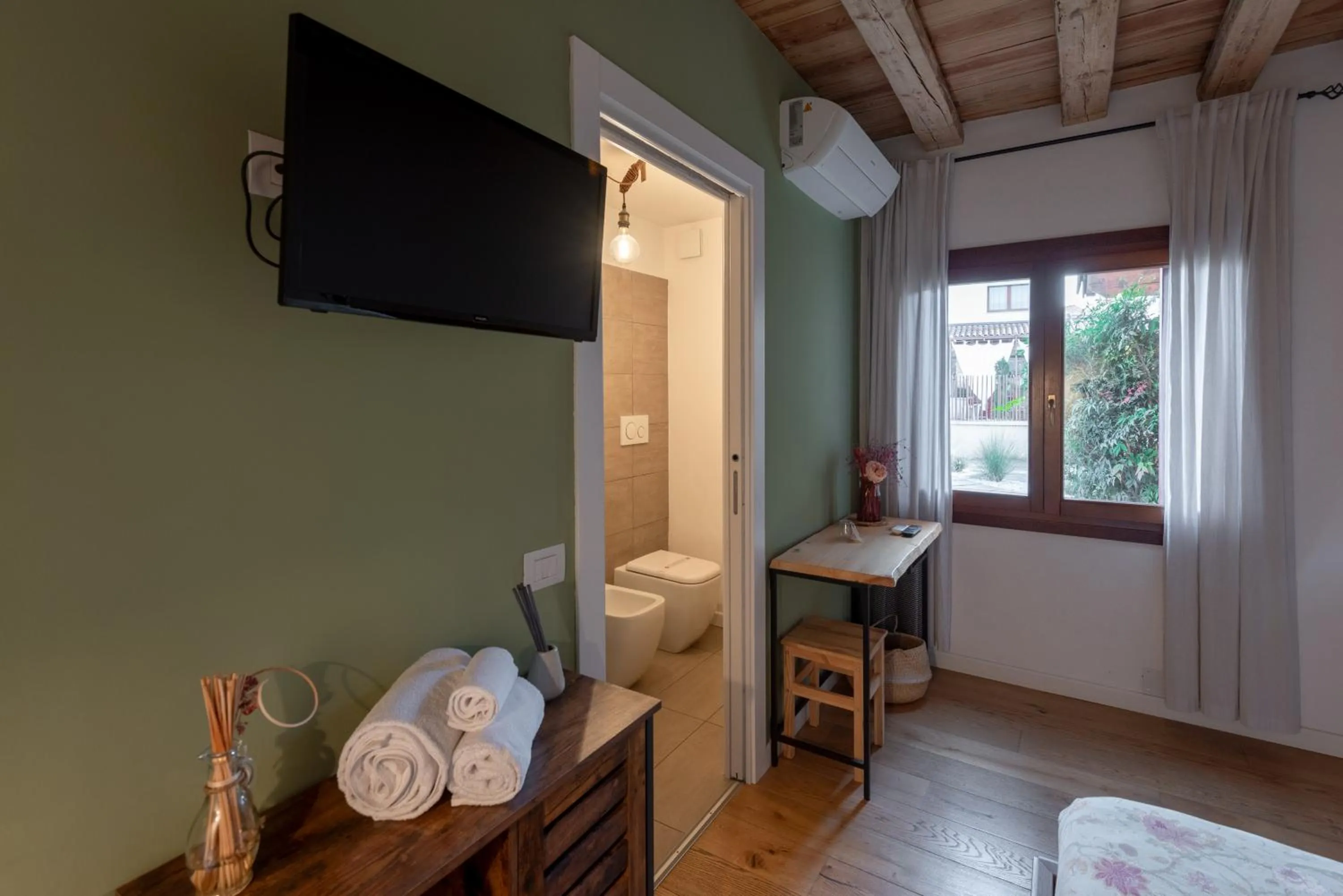 Bedroom in BACARìA BED&BREAKFAST