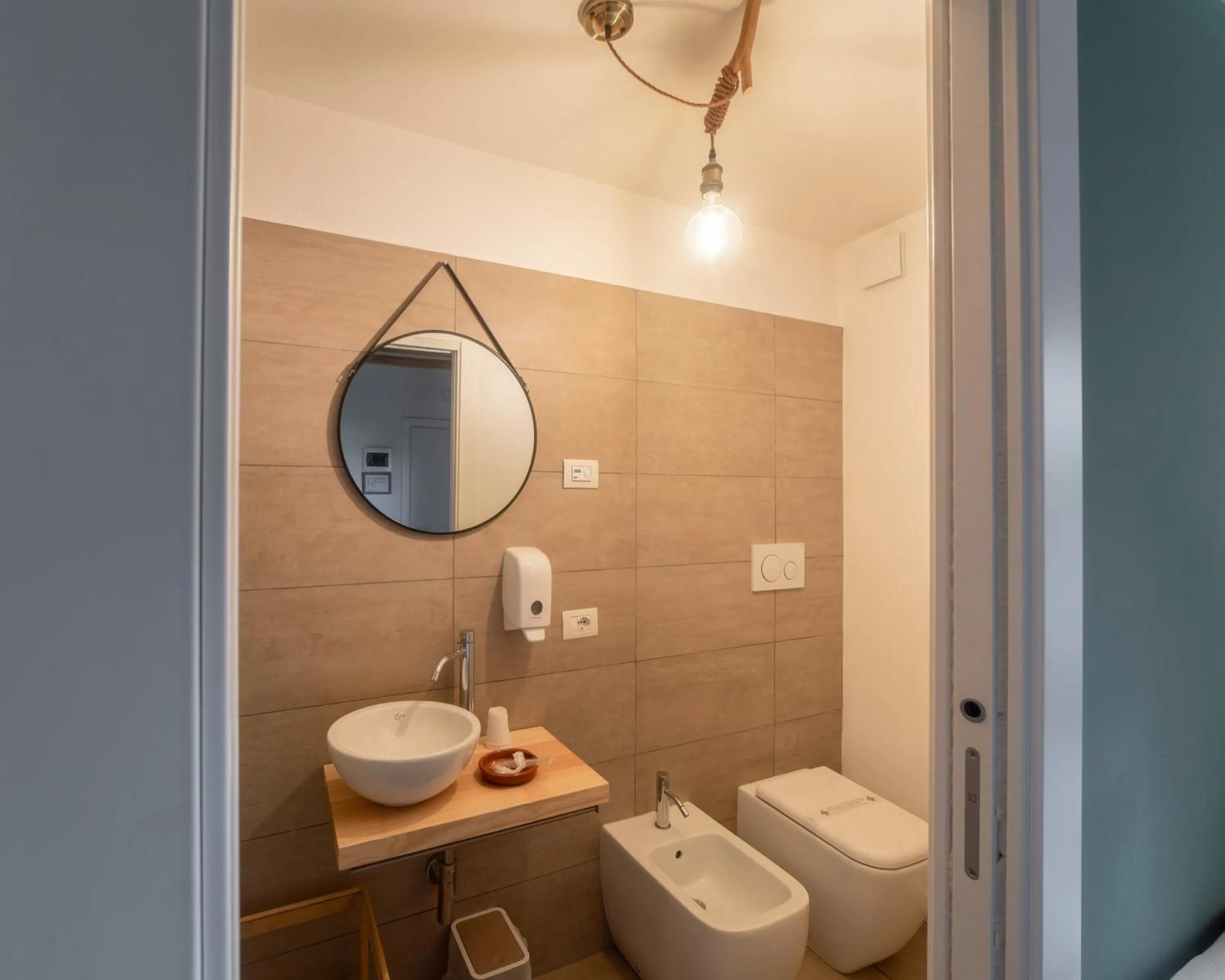 Toilet in BACARìA BED&BREAKFAST