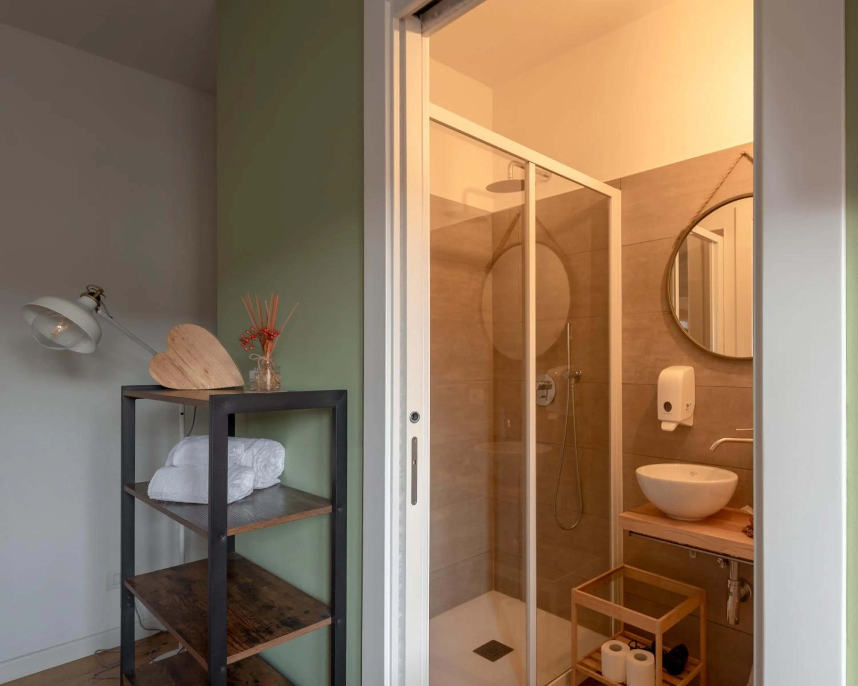 Shower in BACARìA BED&BREAKFAST