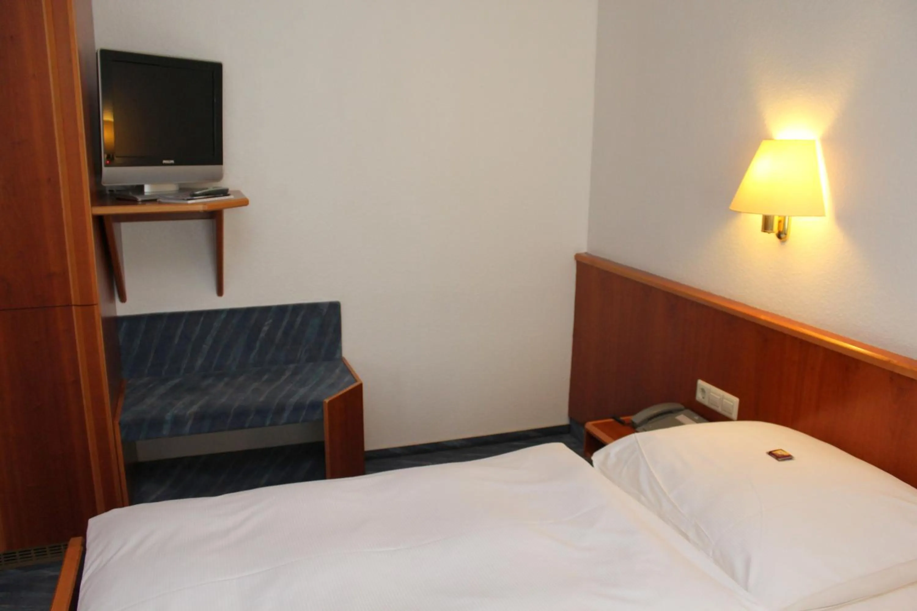 Bedroom, Bed in Hotel Sonne