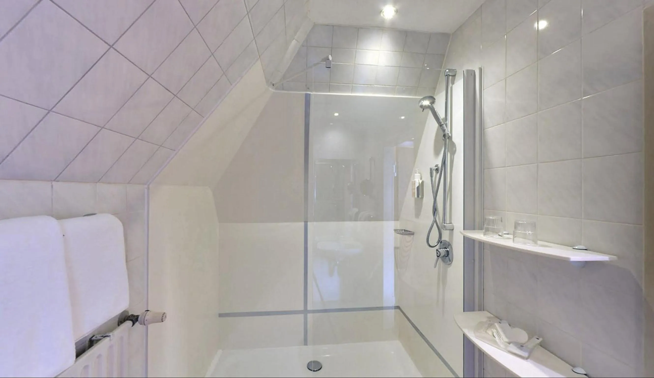 Bathroom in Hotel Augsburger Hof