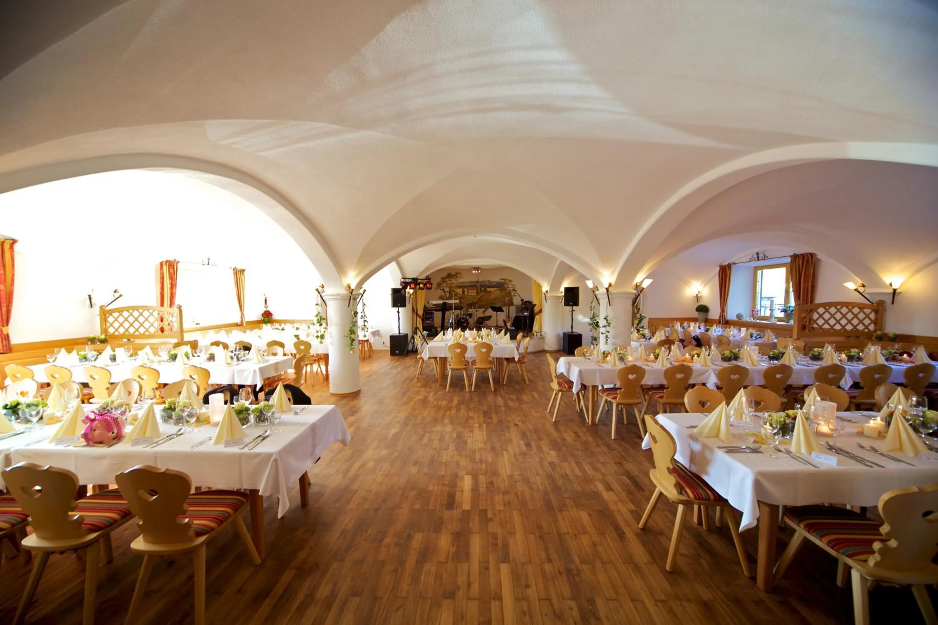 Restaurant/places to eat in Hotel Gasthof Neuwirt