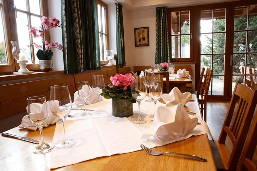 Restaurant/places to eat in Hotel Gasthof Neuwirt