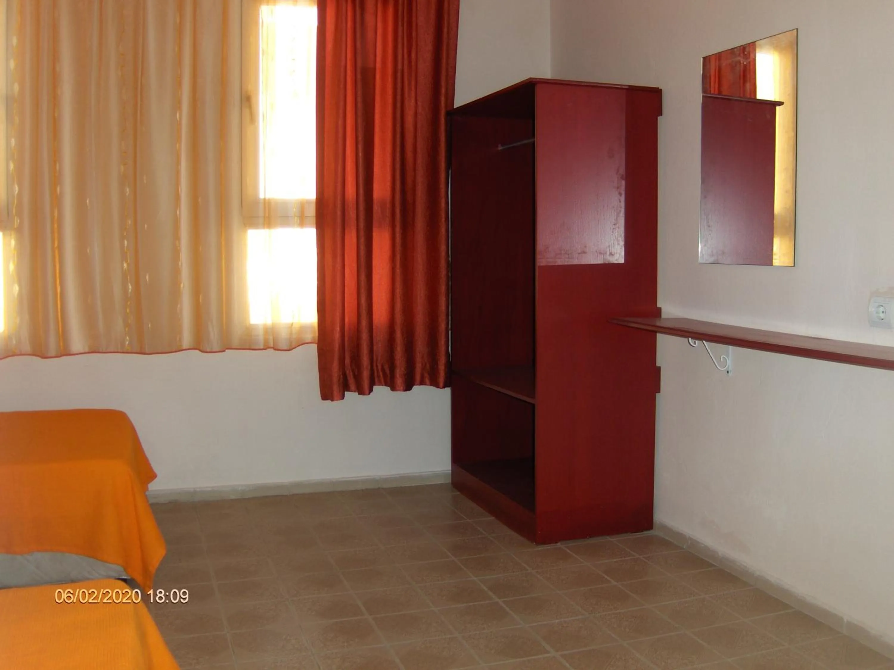 Photo of the whole room, TV/Entertainment Center in Odessa Otel Avsallar