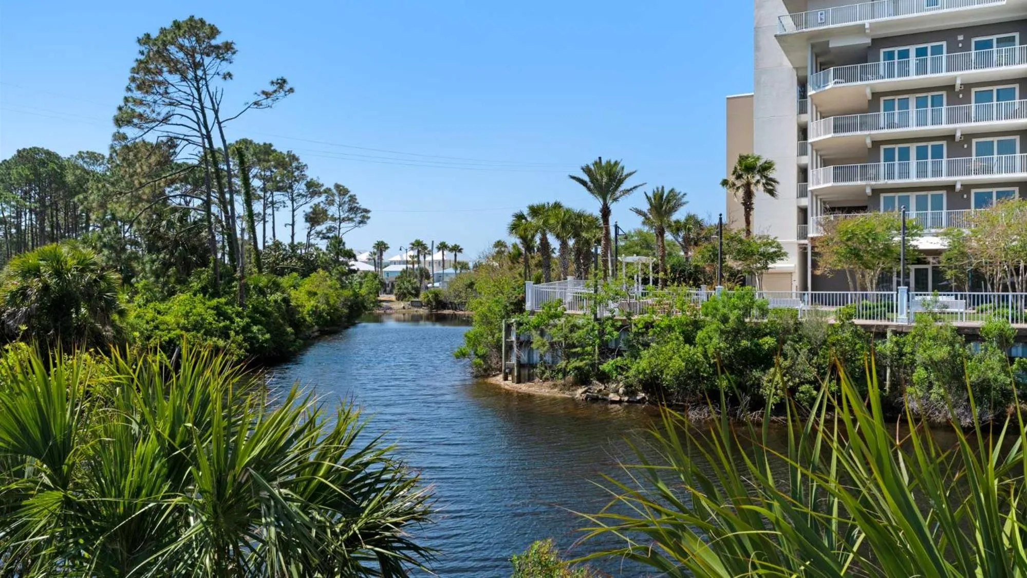 Laketown Wharf 335! 1 BD, 2 Bathroom with Amazing Amenities