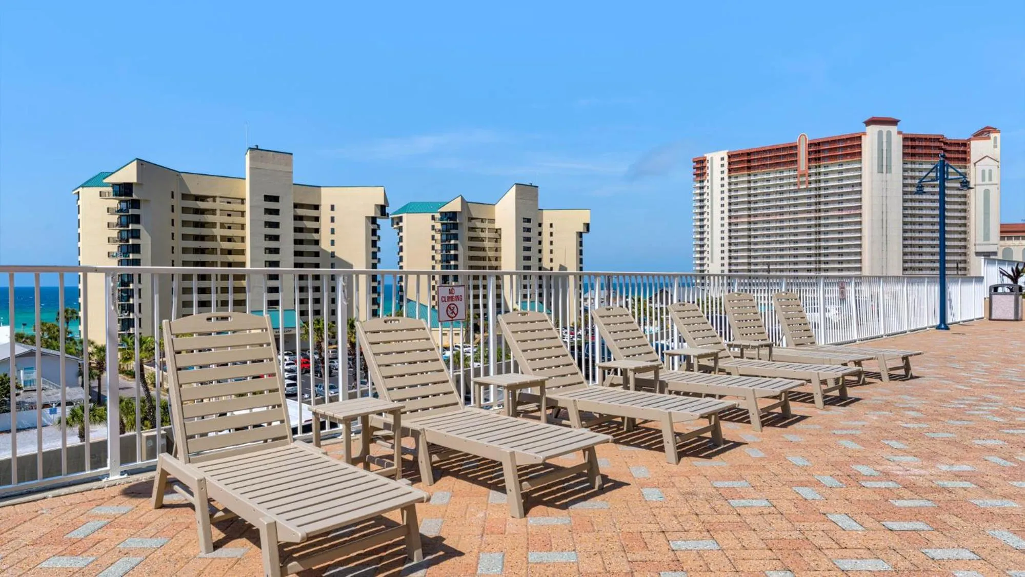 Laketown Wharf 335! 1 BD, 2 Bathroom with Amazing Amenities