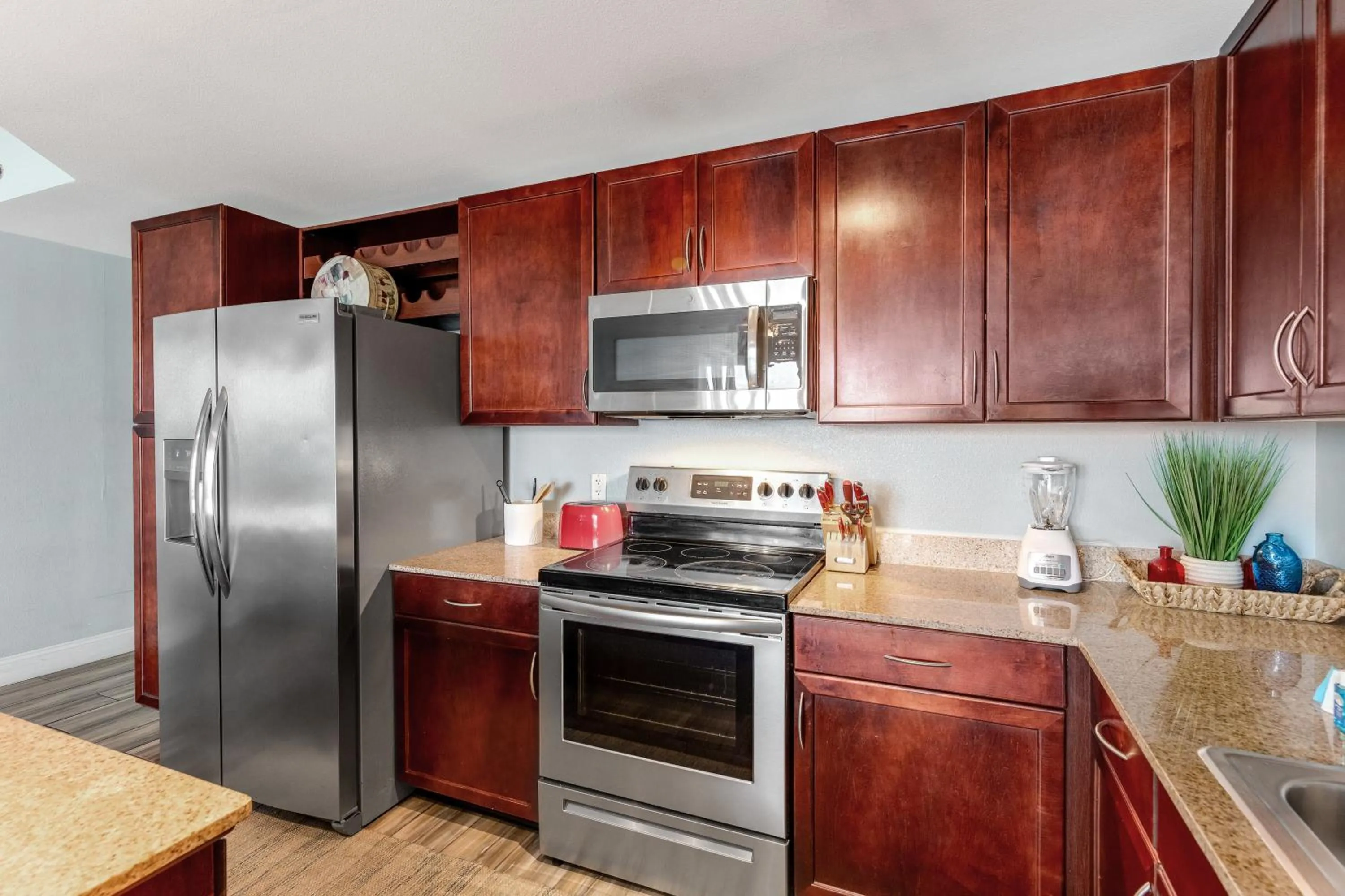 Laketown Wharf 335! 1 BD, 2 Bathroom with Amazing Amenities
