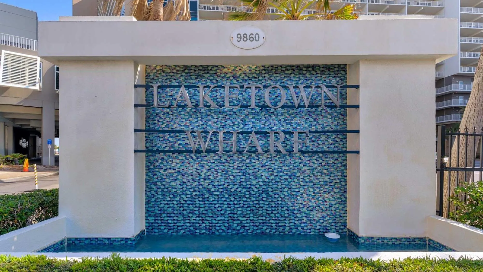 Laketown Wharf 335! 1 BD, 2 Bathroom with Amazing Amenities