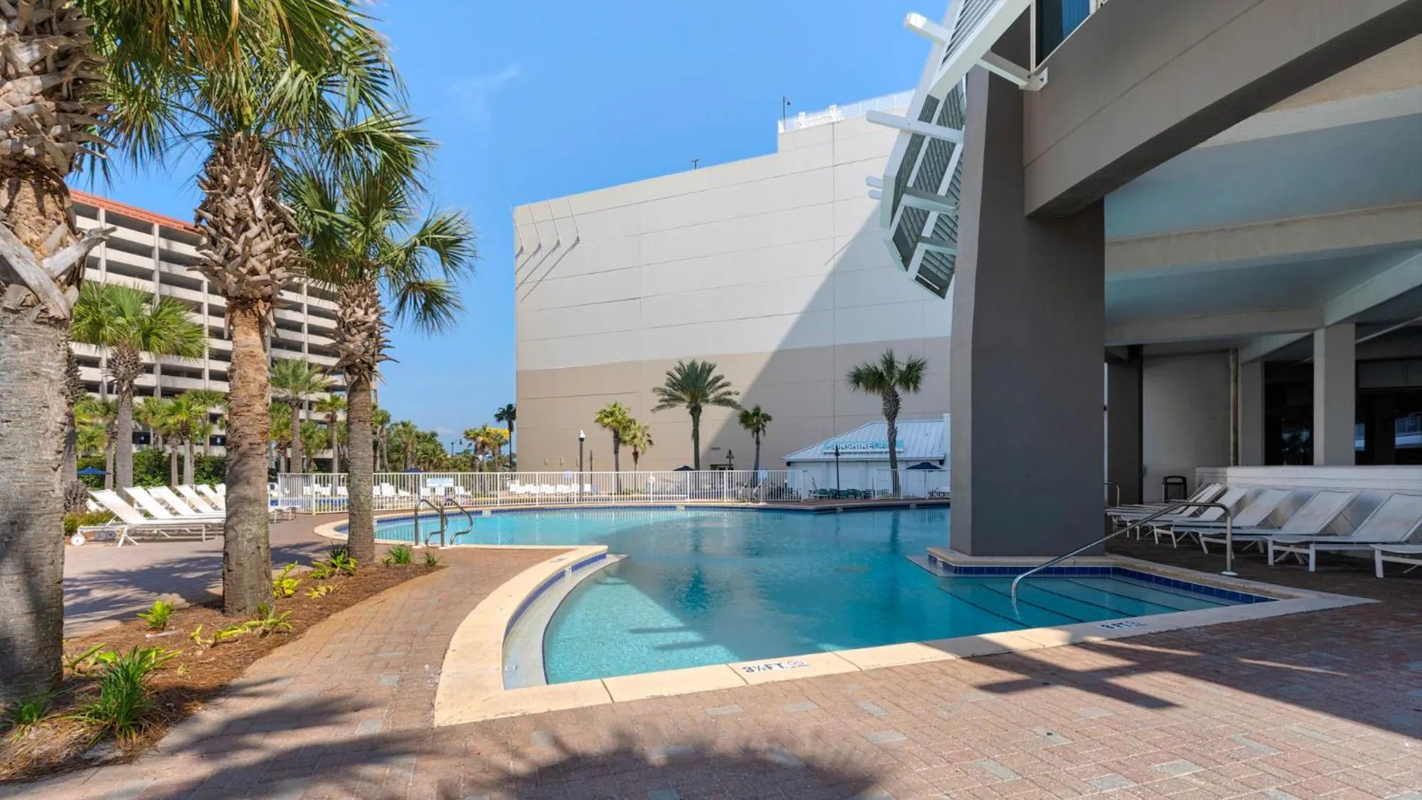 Laketown Wharf 335! 1 BD, 2 Bathroom with Amazing Amenities